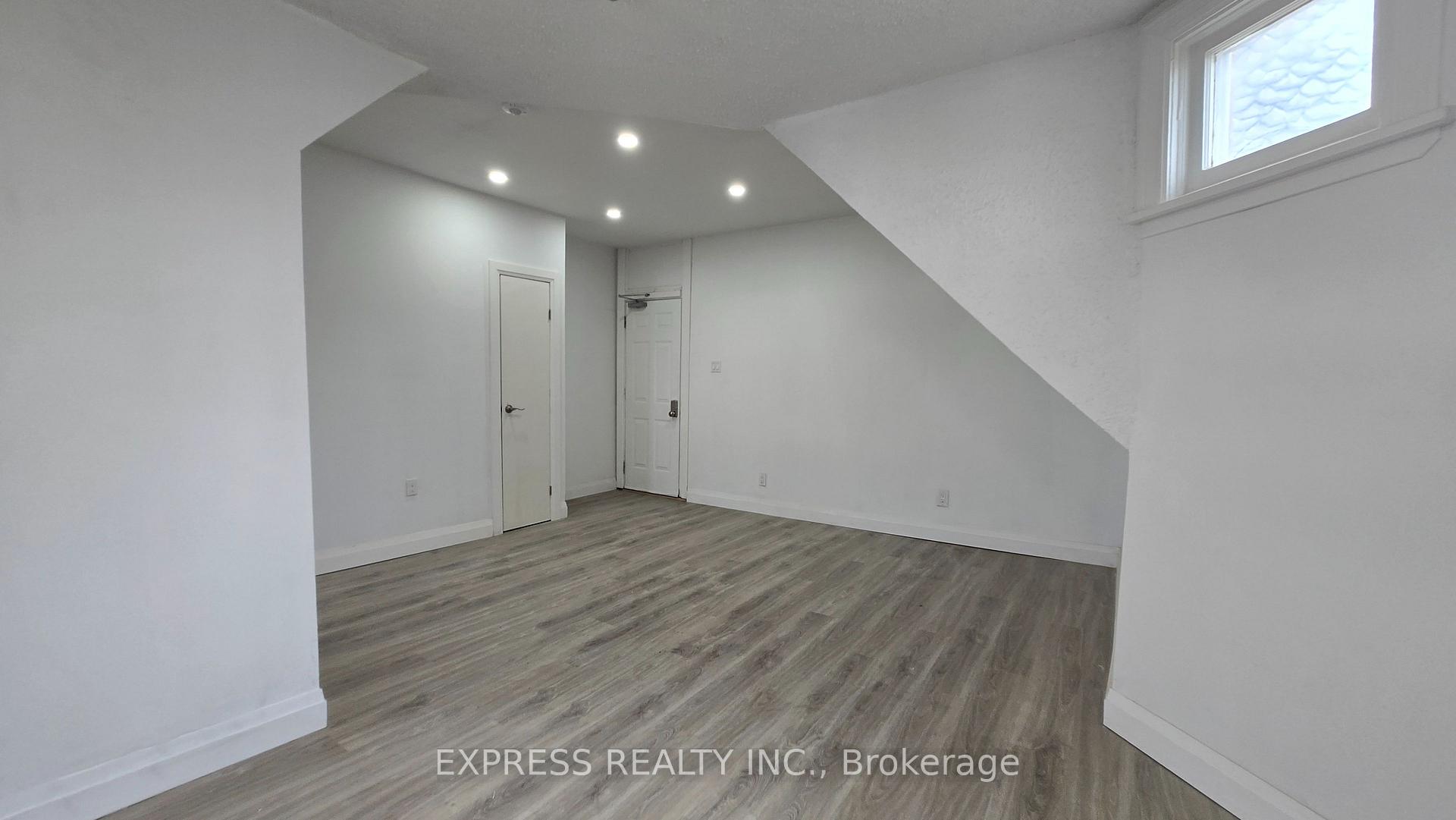 Photo 11 of Unit 301, 252 James Street S, Hamilton, Durand — HOMEH