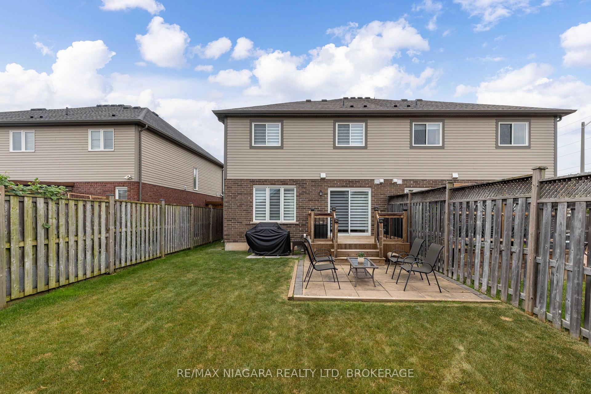 Photo 3 of 8844 Silverstar Court, Niagara Falls, Forestview — HOMEH