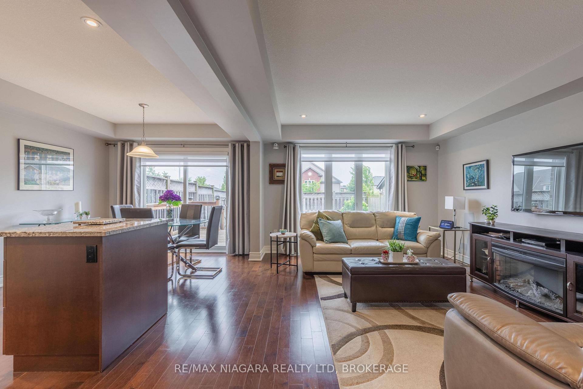 Photo 7 of 8844 Silverstar Court, Niagara Falls, Forestview — HOMEH