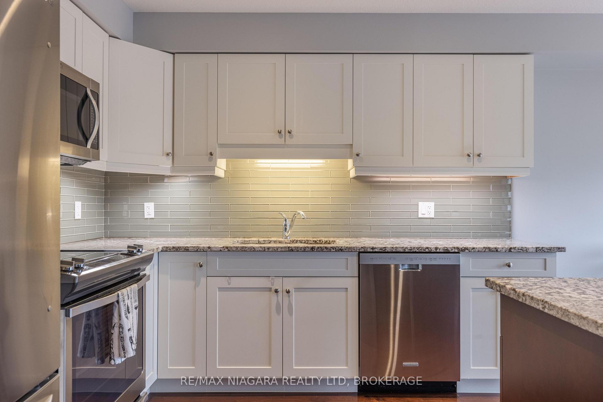 Photo 10 of 8844 Silverstar Court, Niagara Falls, Forestview — HOMEH