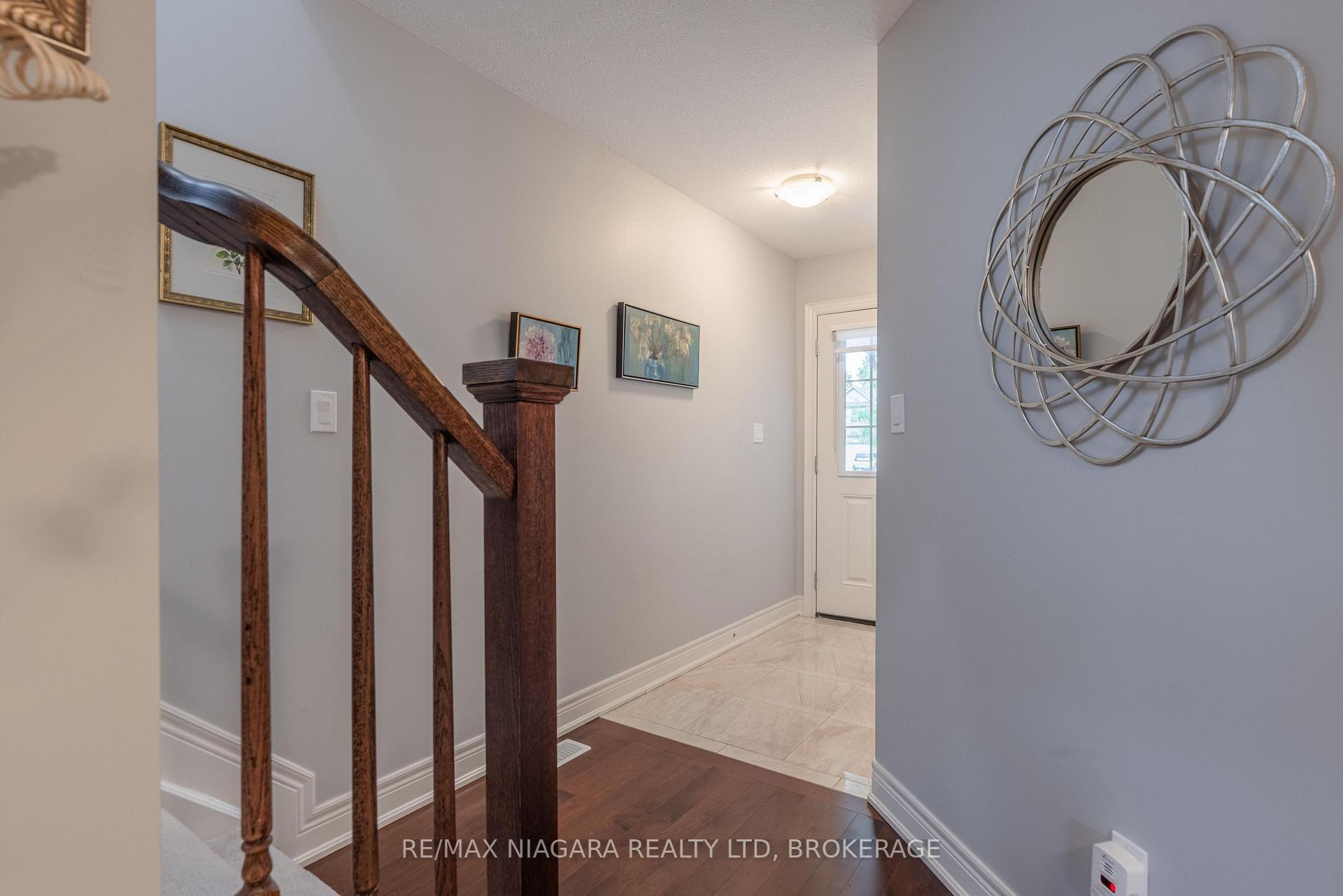 Photo 13 of 8844 Silverstar Court, Niagara Falls, Forestview — HOMEH