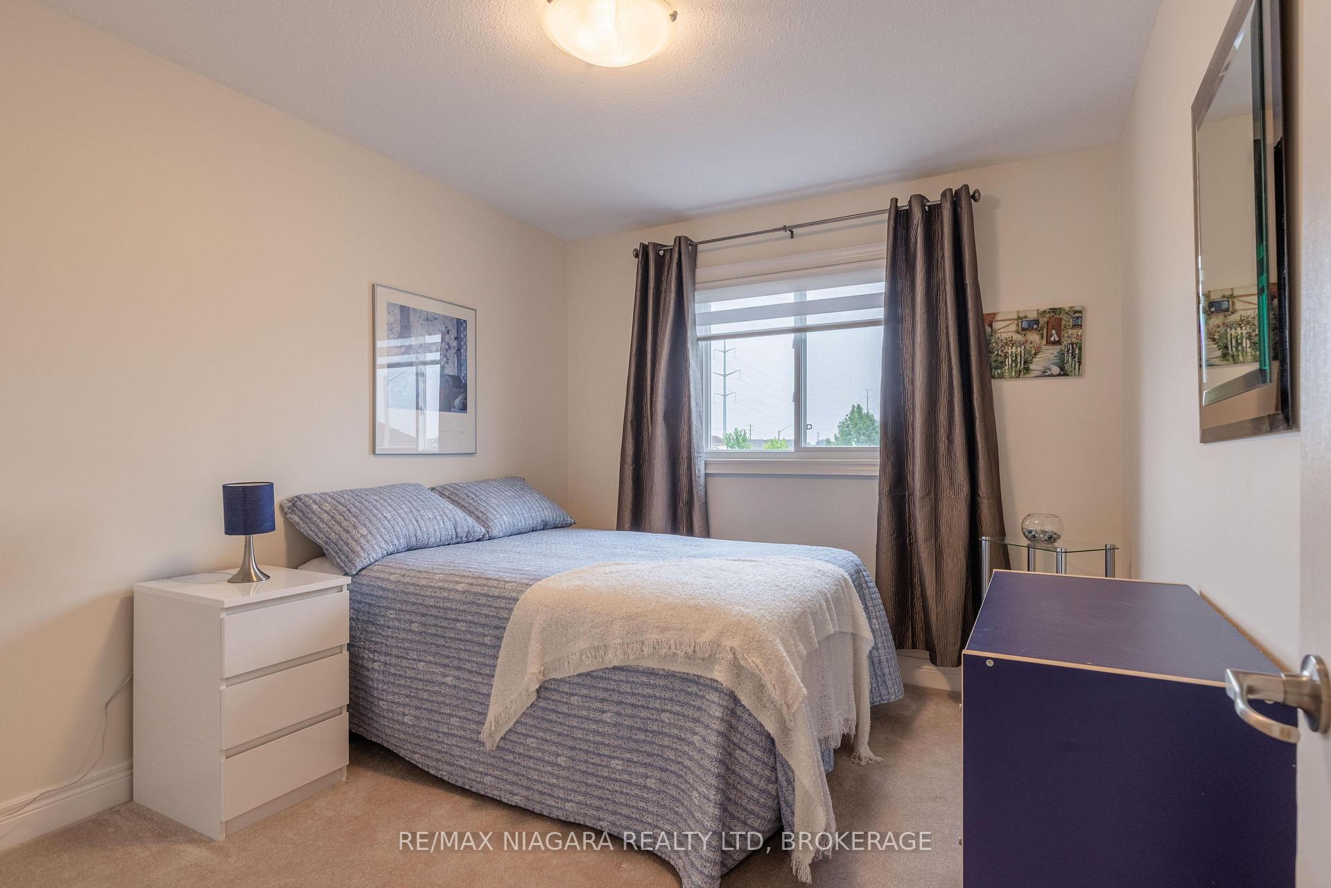 Photo 19 of 8844 Silverstar Court, Niagara Falls, Forestview — HOMEH