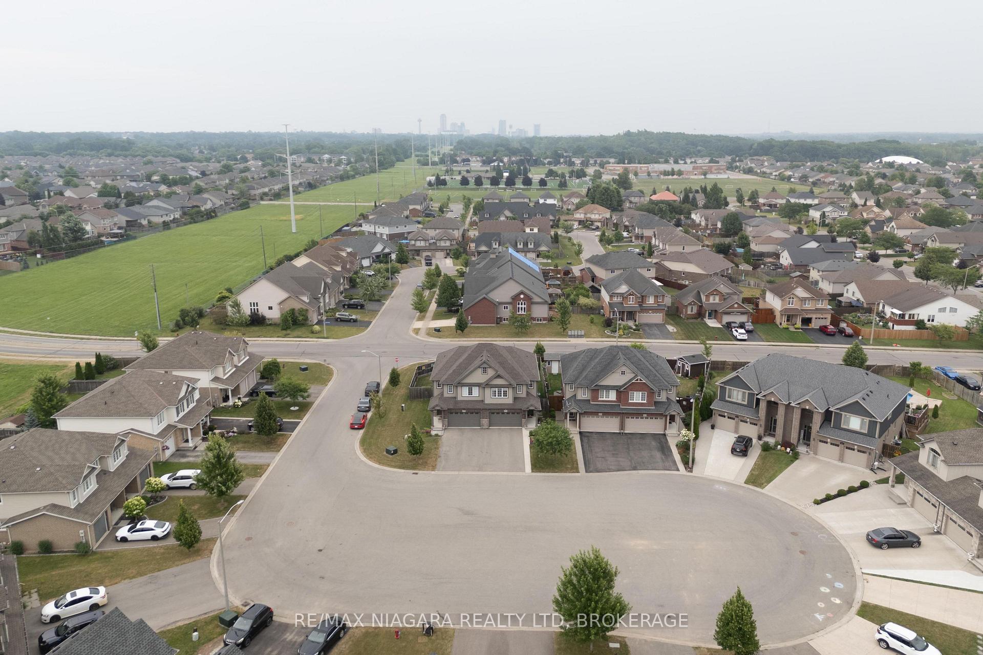 Photo 30 of 8844 Silverstar Court, Niagara Falls, Forestview — HOMEH