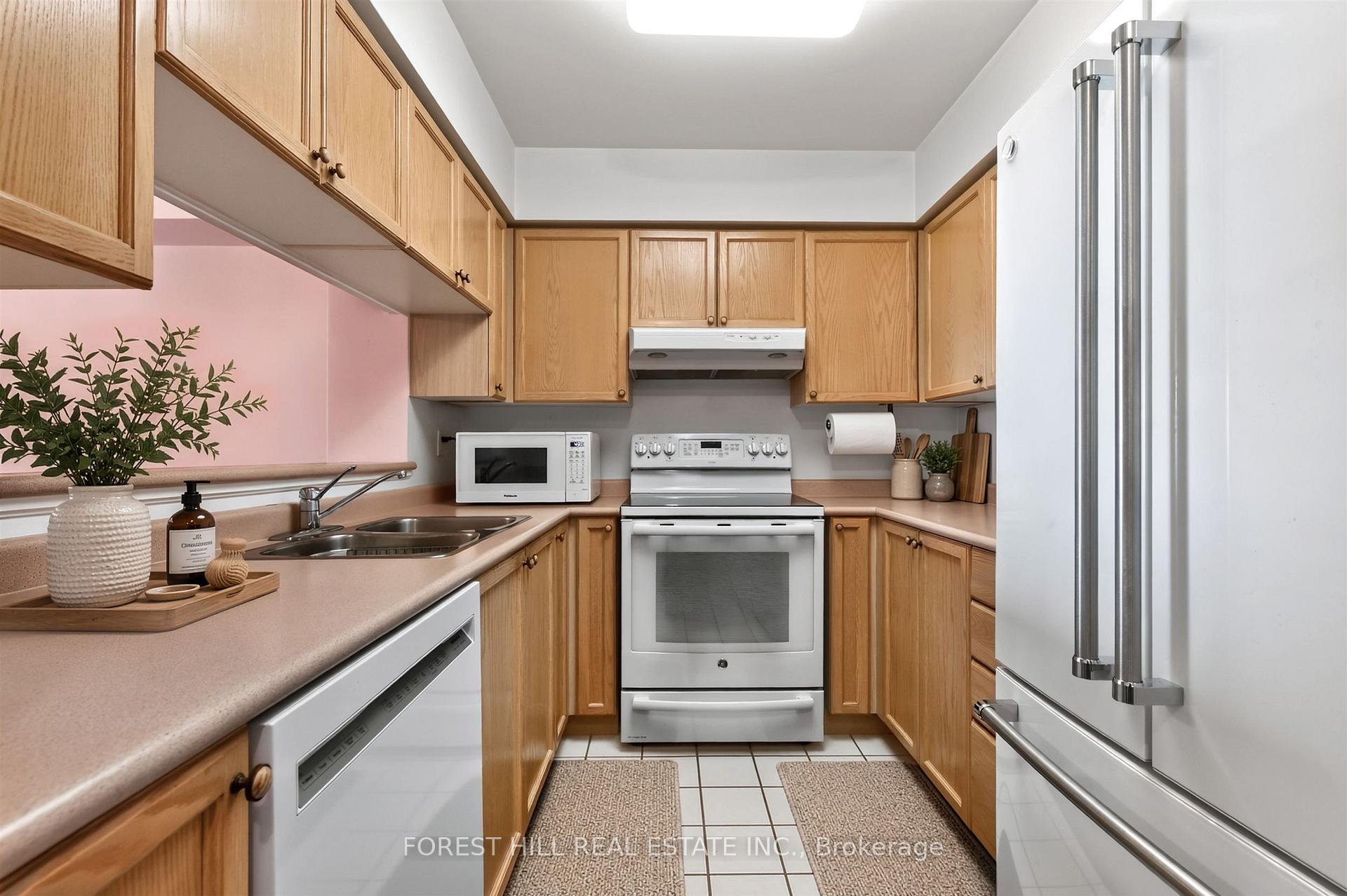 Photo 7 of Unit 1005, 2 Covington Road, Toronto, Englemount-Lawrence — HOMEH