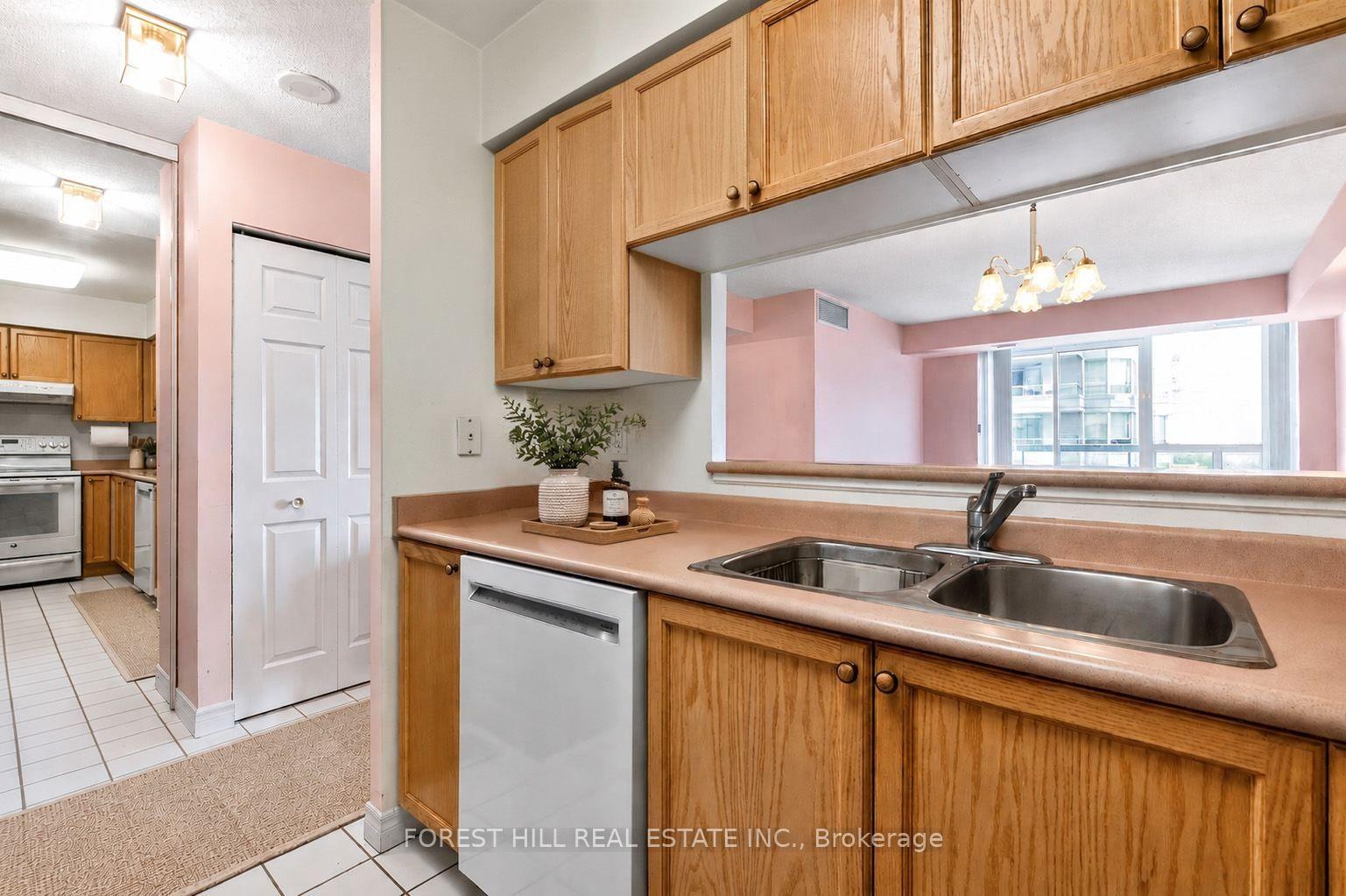Photo 8 of Unit 1005, 2 Covington Road, Toronto, Englemount-Lawrence — HOMEH