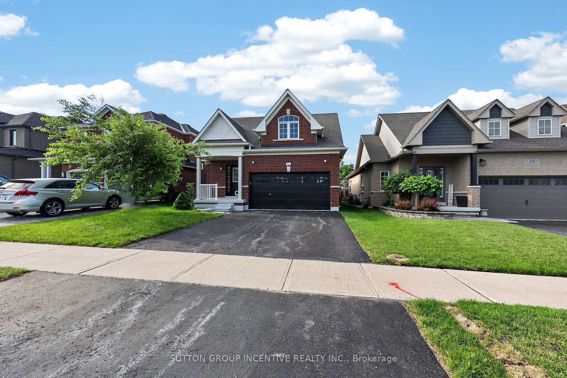 Photo 3 of 116 Sun King Crescent, Barrie, Innis-Shore — HOMEH
