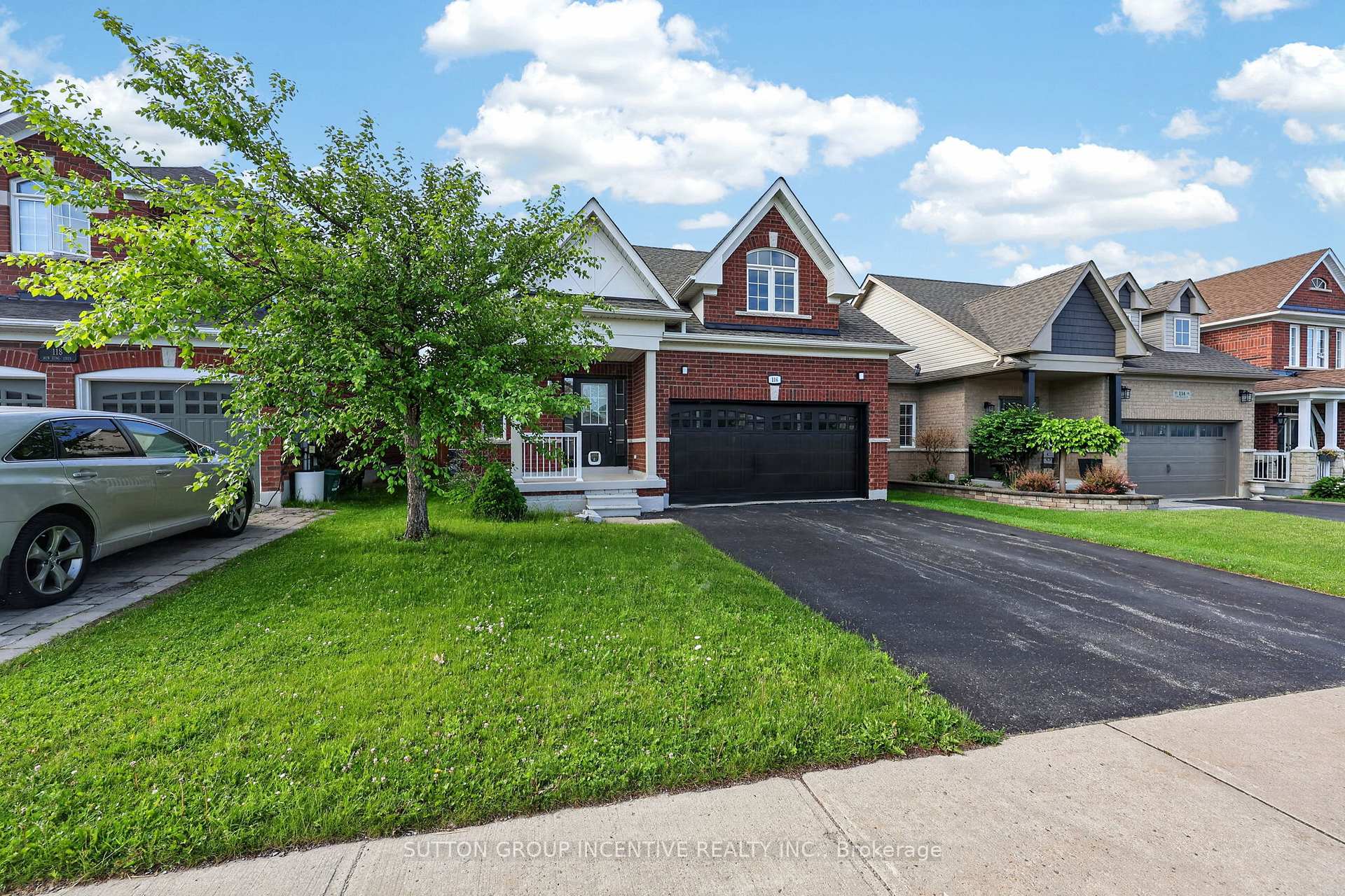 Photo 4 of 116 Sun King Crescent, Barrie, Innis-Shore — HOMEH
