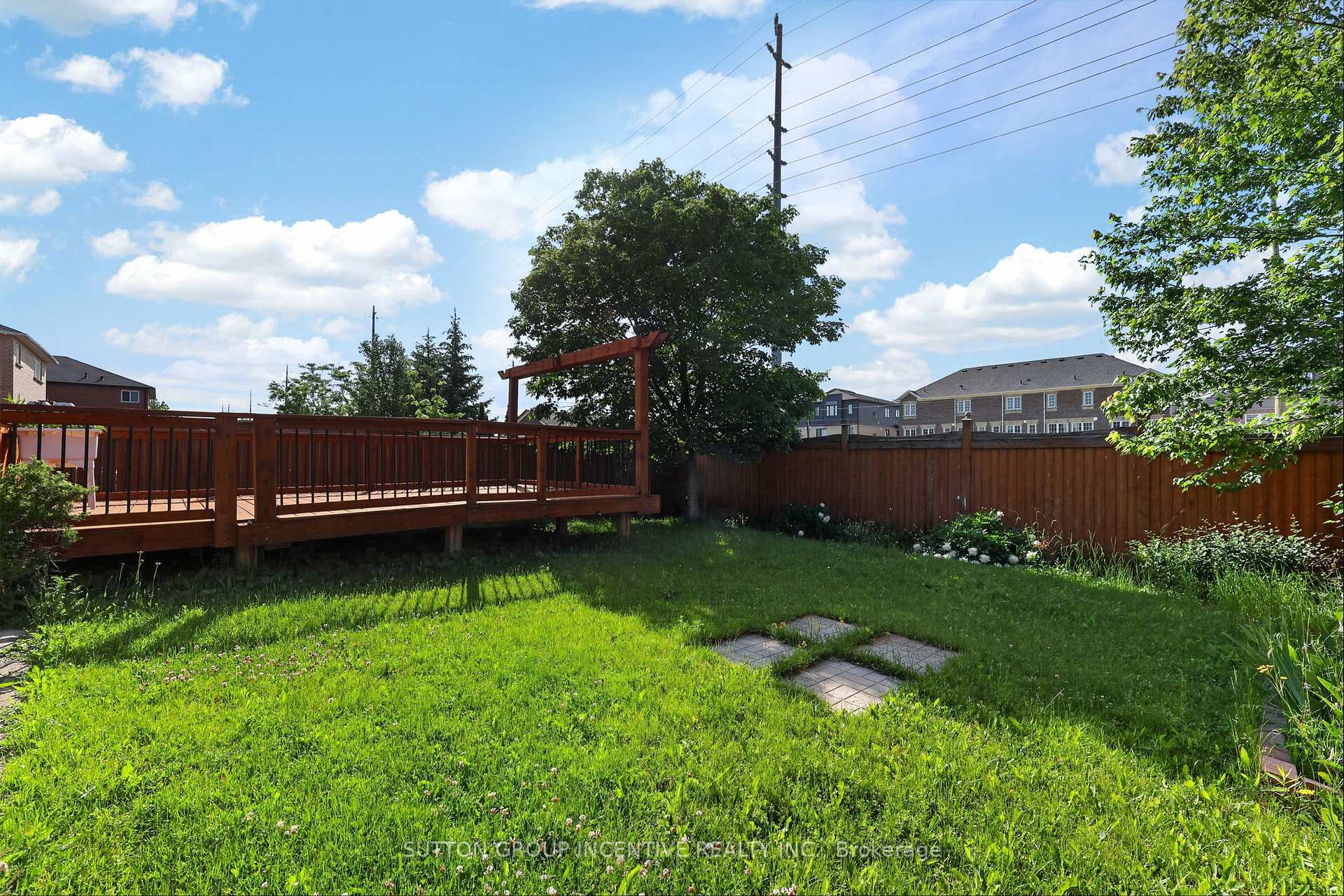 Photo 7 of 116 Sun King Crescent, Barrie, Innis-Shore — HOMEH