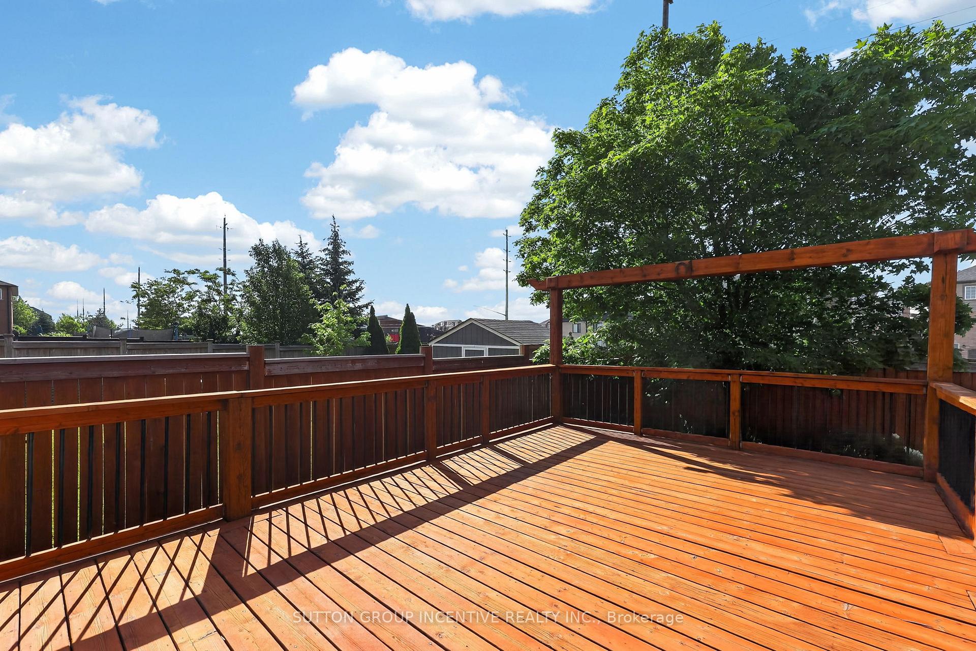 Photo 10 of 116 Sun King Crescent, Barrie, Innis-Shore — HOMEH