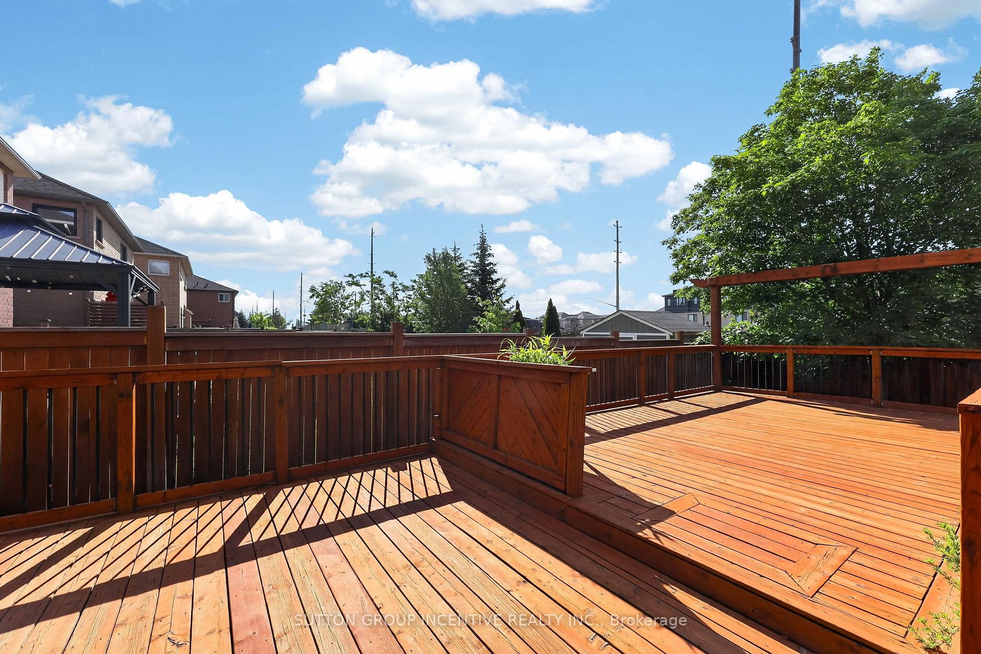 Photo 11 of 116 Sun King Crescent, Barrie, Innis-Shore — HOMEH