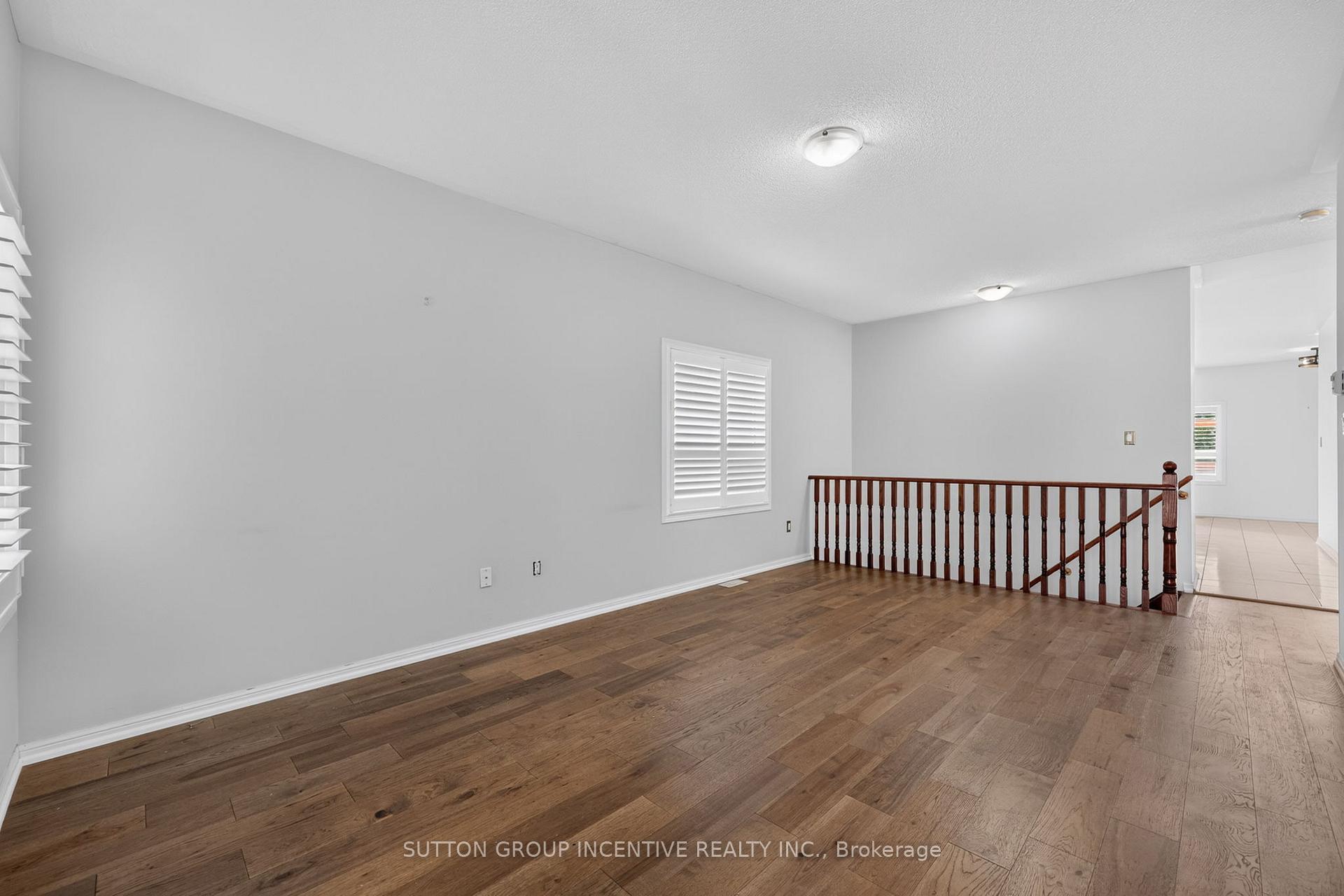 Photo 17 of 116 Sun King Crescent, Barrie, Innis-Shore — HOMEH