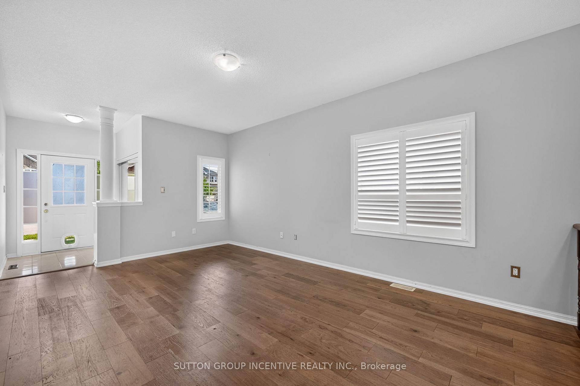 Photo 18 of 116 Sun King Crescent, Barrie, Innis-Shore — HOMEH