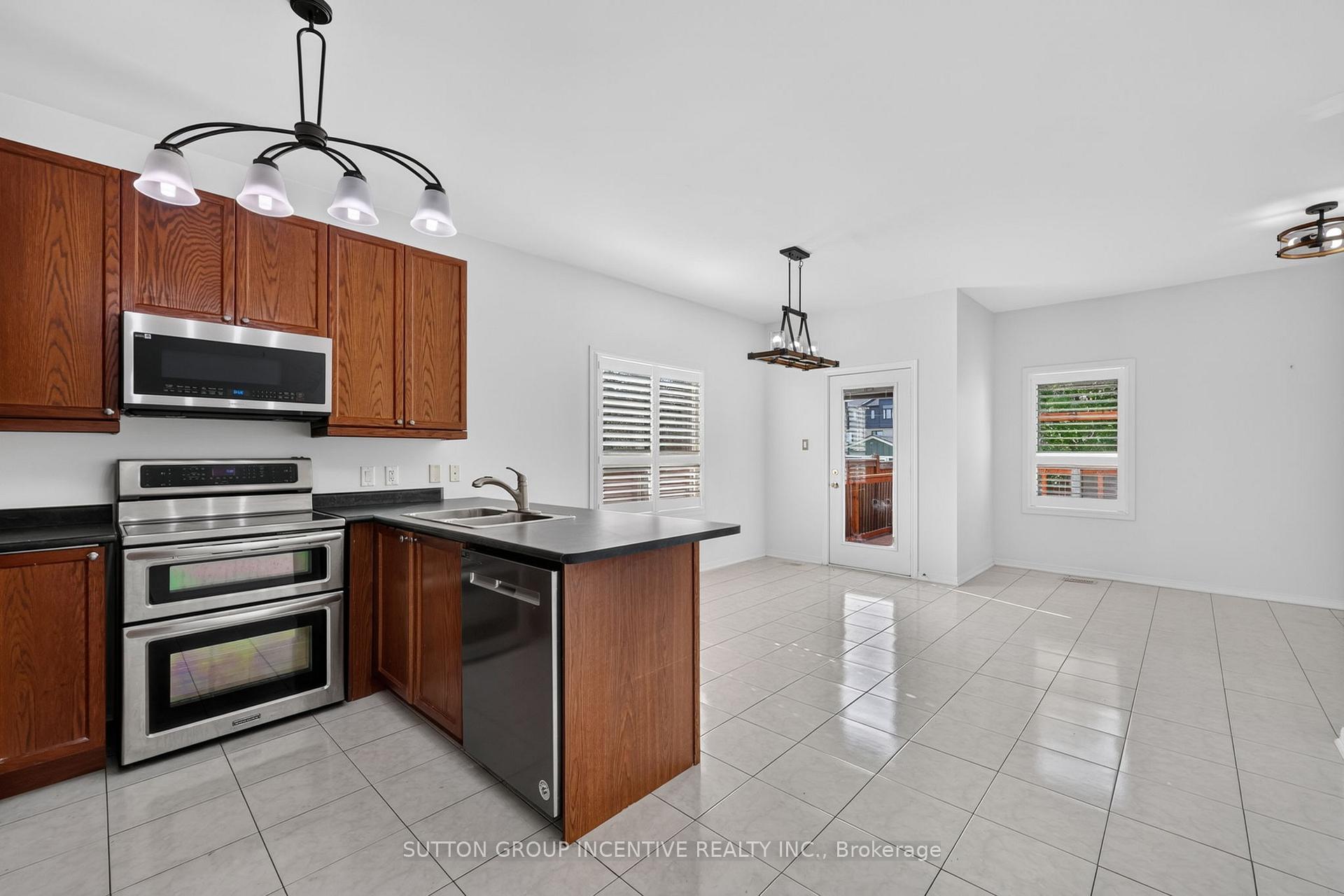 Photo 21 of 116 Sun King Crescent, Barrie, Innis-Shore — HOMEH