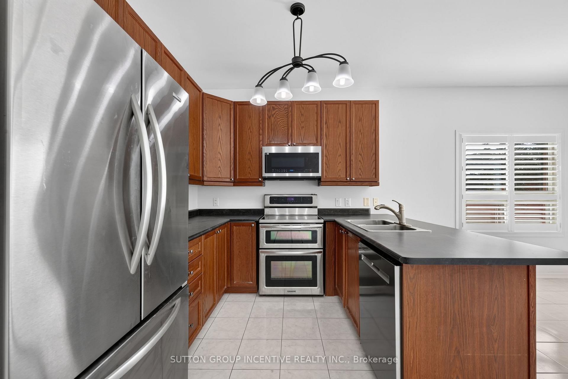 Photo 24 of 116 Sun King Crescent, Barrie, Innis-Shore — HOMEH