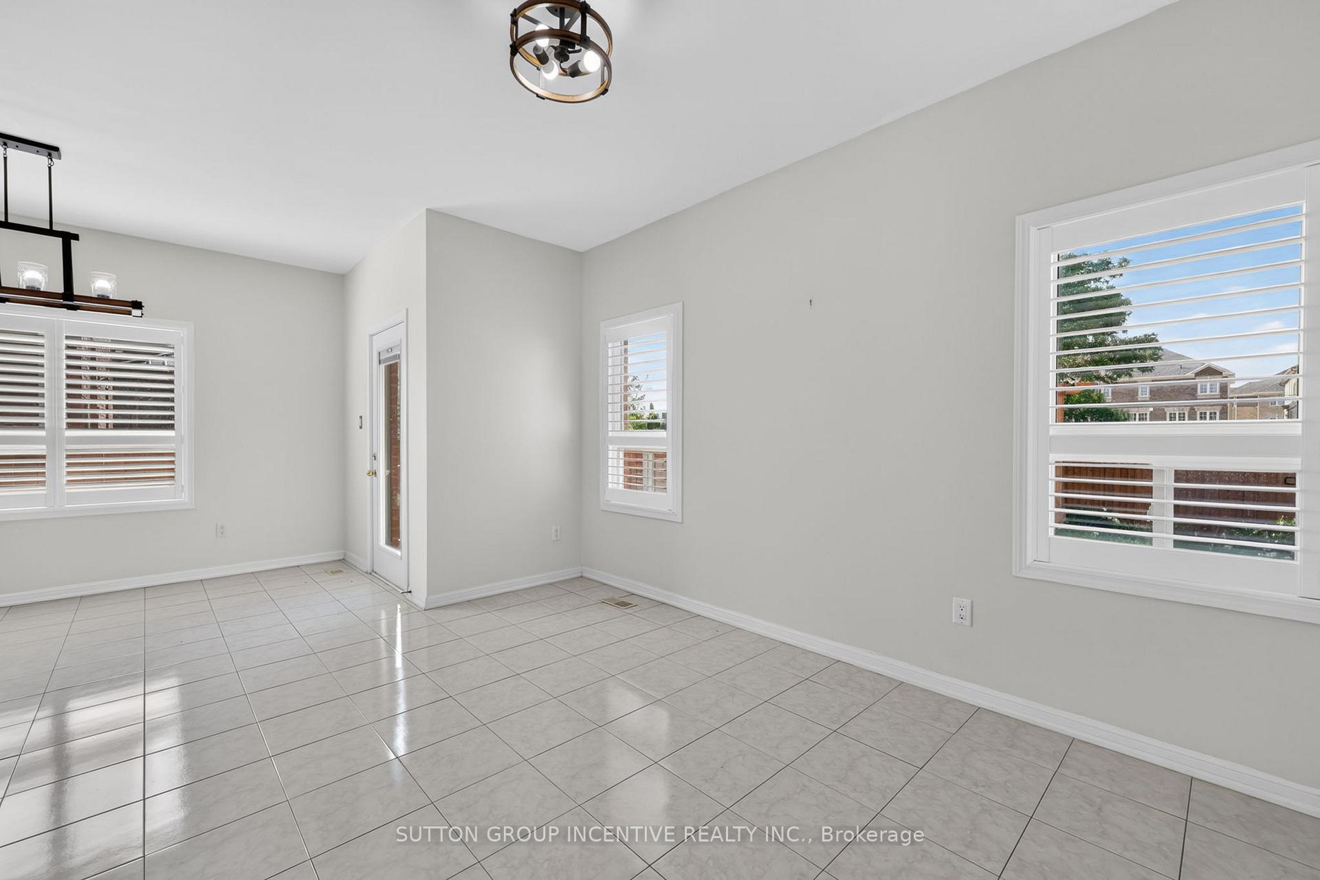 Photo 33 of 116 Sun King Crescent, Barrie, Innis-Shore — HOMEH