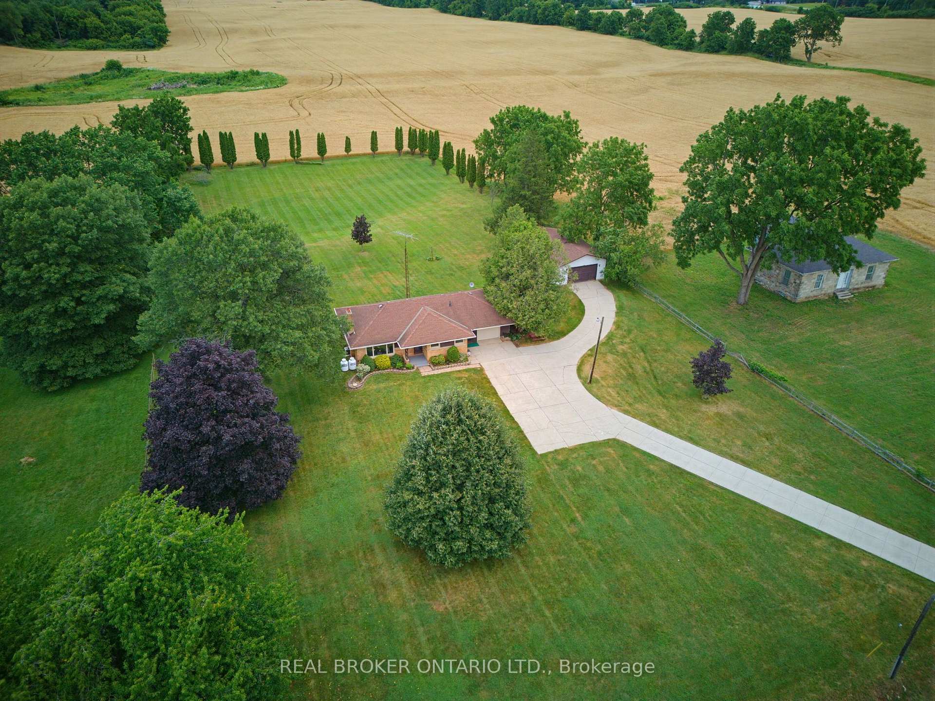 Photo 1 of 347 Blue Lake Road, Brant, South Dumfries — HOMEH