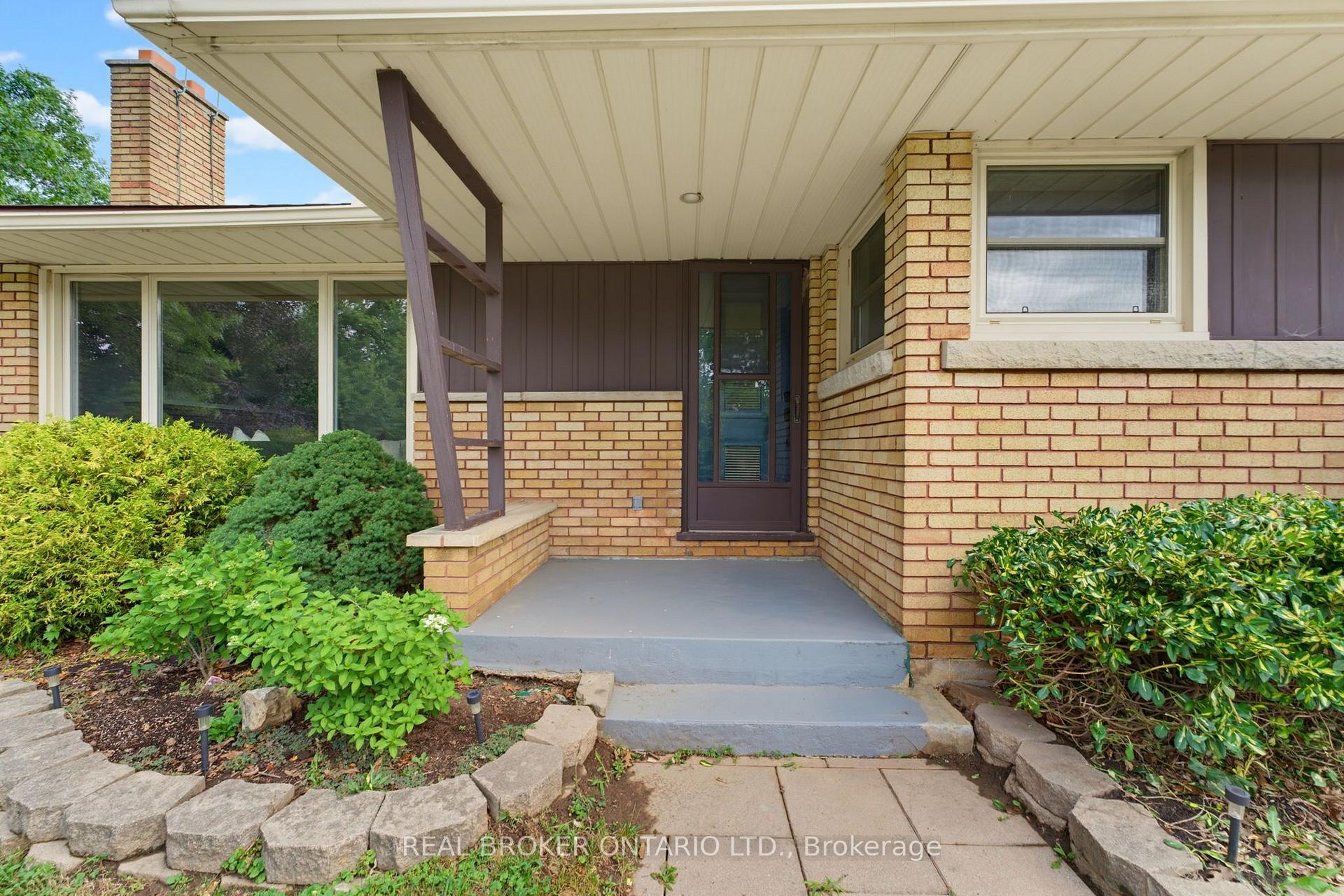 Photo 6 of 347 Blue Lake Road, Brant, South Dumfries — HOMEH