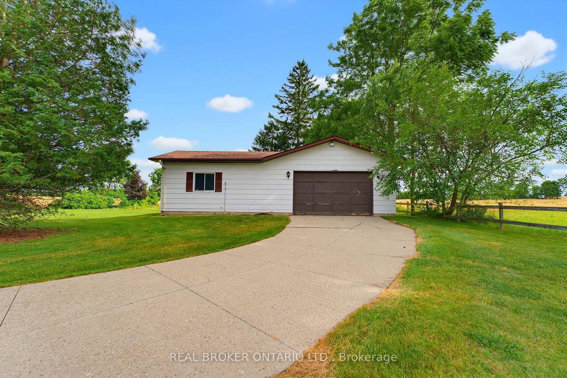 Photo 26 of 347 Blue Lake Road, Brant, South Dumfries — HOMEH