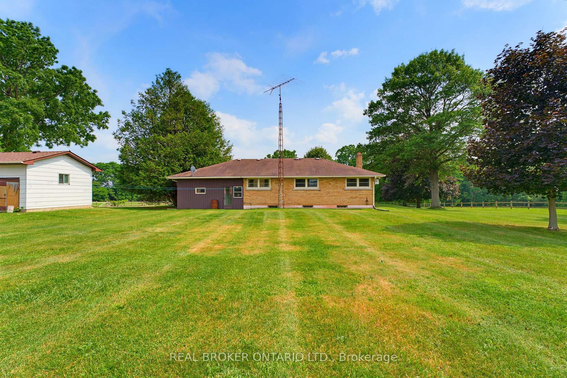 Photo 31 of 347 Blue Lake Road, Brant, South Dumfries — HOMEH