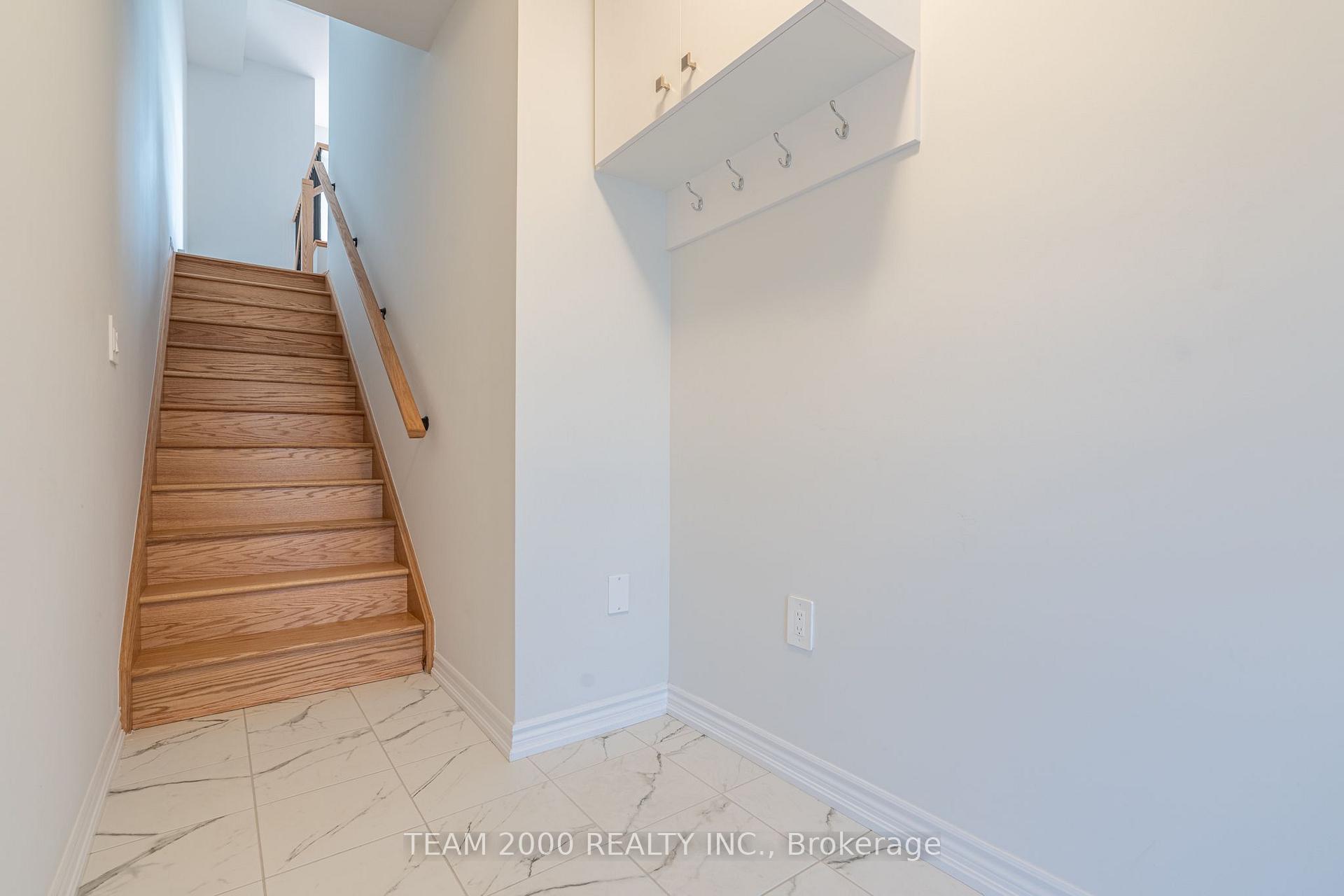 Photo 3 of 5971 Saigon Street, Mississauga, East Credit — HOMEH