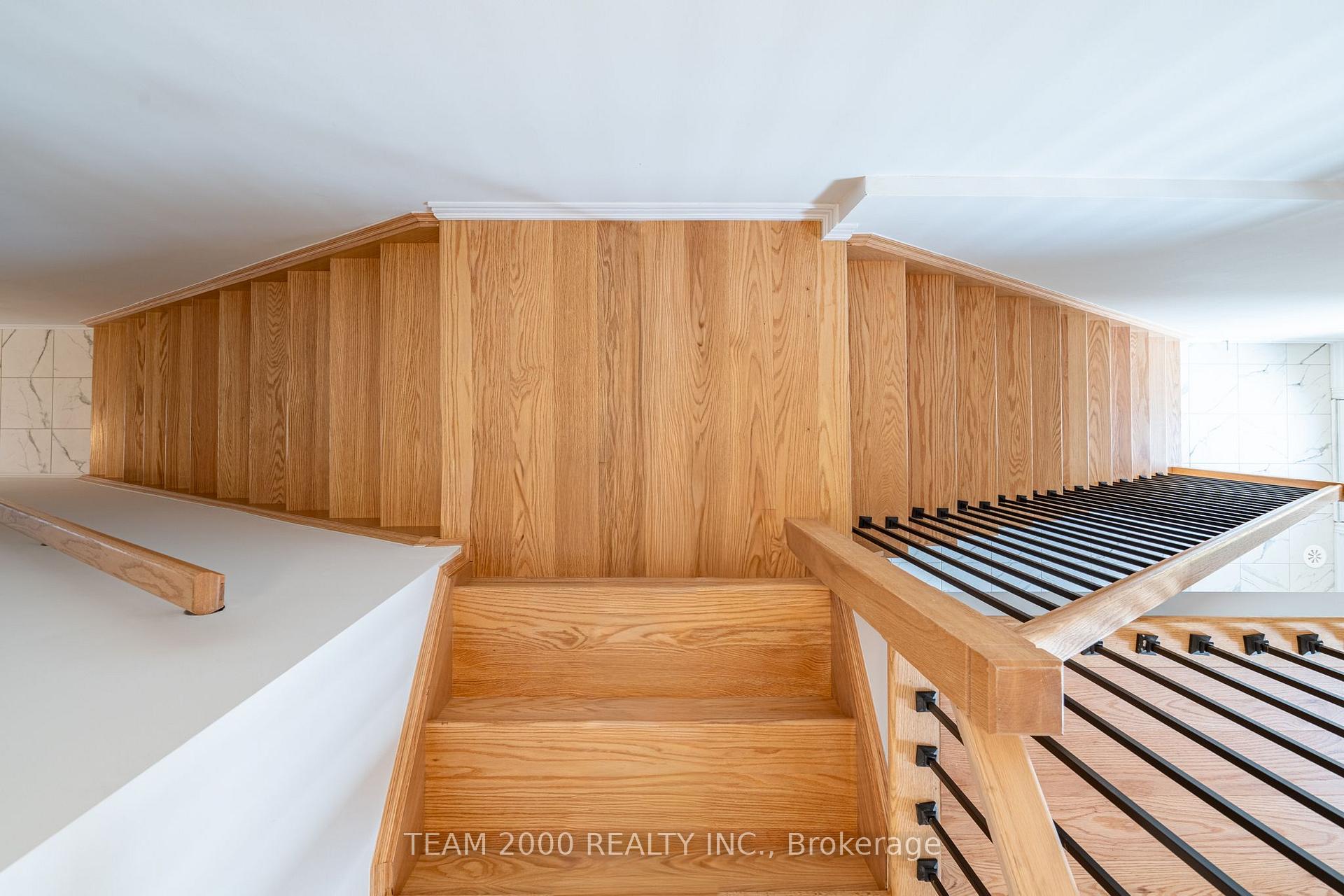 Photo 4 of 5971 Saigon Street, Mississauga, East Credit — HOMEH