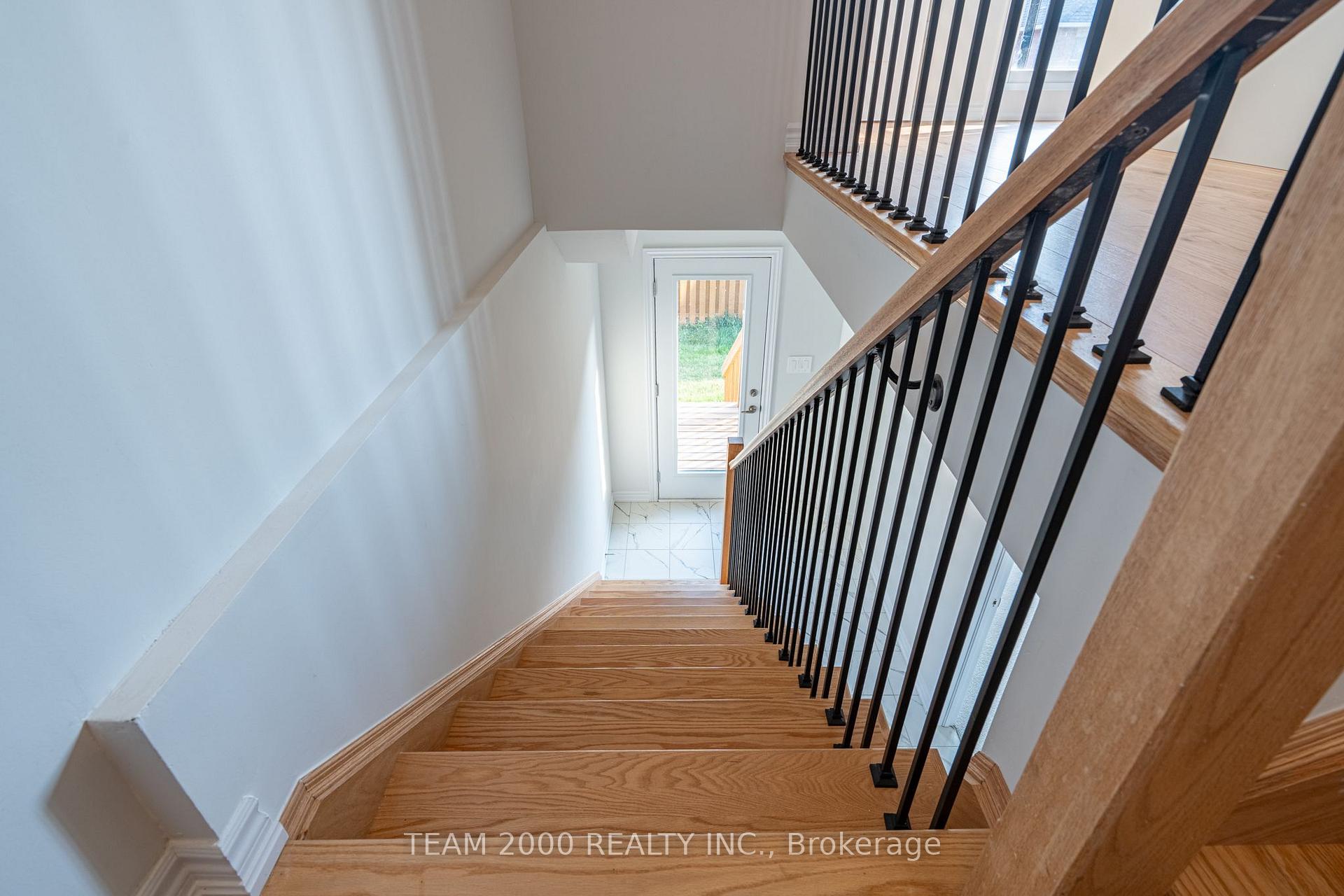 Photo 5 of 5971 Saigon Street, Mississauga, East Credit — HOMEH