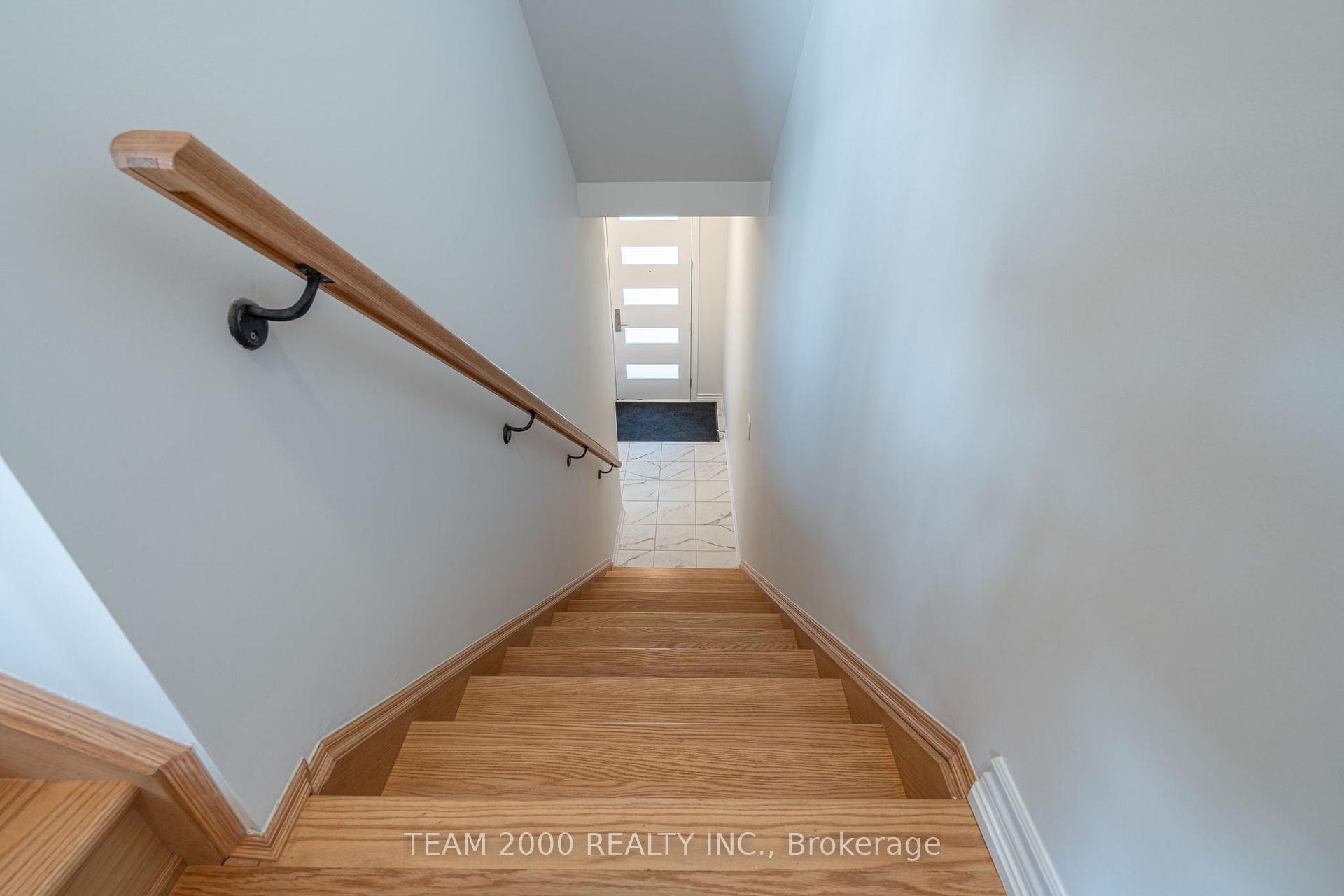 Photo 6 of 5971 Saigon Street, Mississauga, East Credit — HOMEH