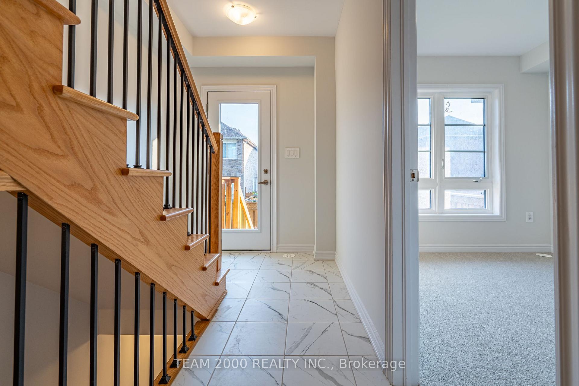 Photo 7 of 5971 Saigon Street, Mississauga, East Credit — HOMEH