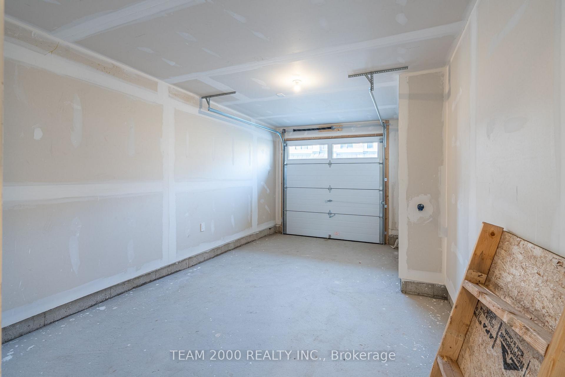 Photo 37 of 5971 Saigon Street, Mississauga, East Credit — HOMEH