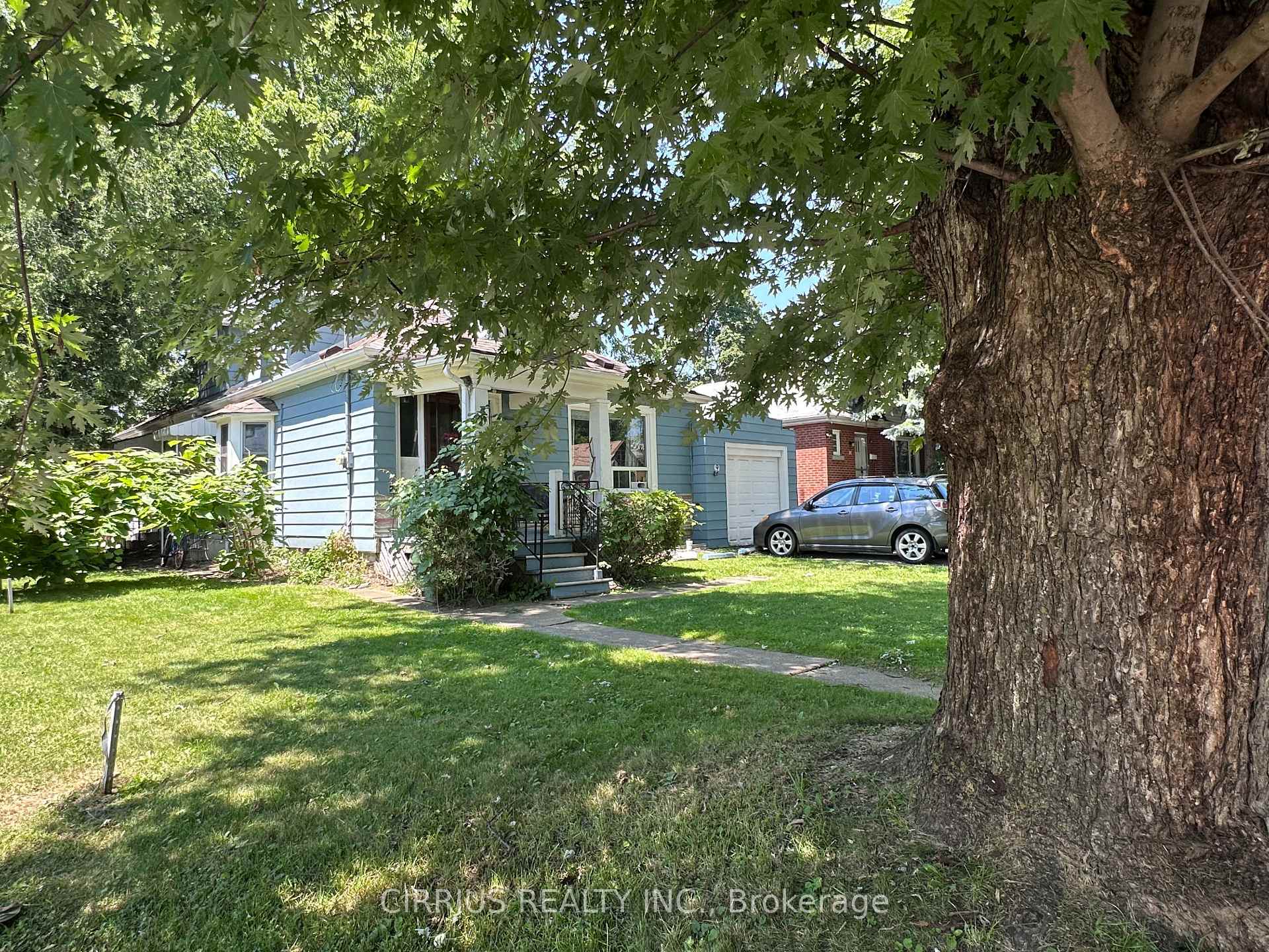 Photo 6 of 9 Norfolk Street N, Hamilton, Ainslie Wood — HOMEH