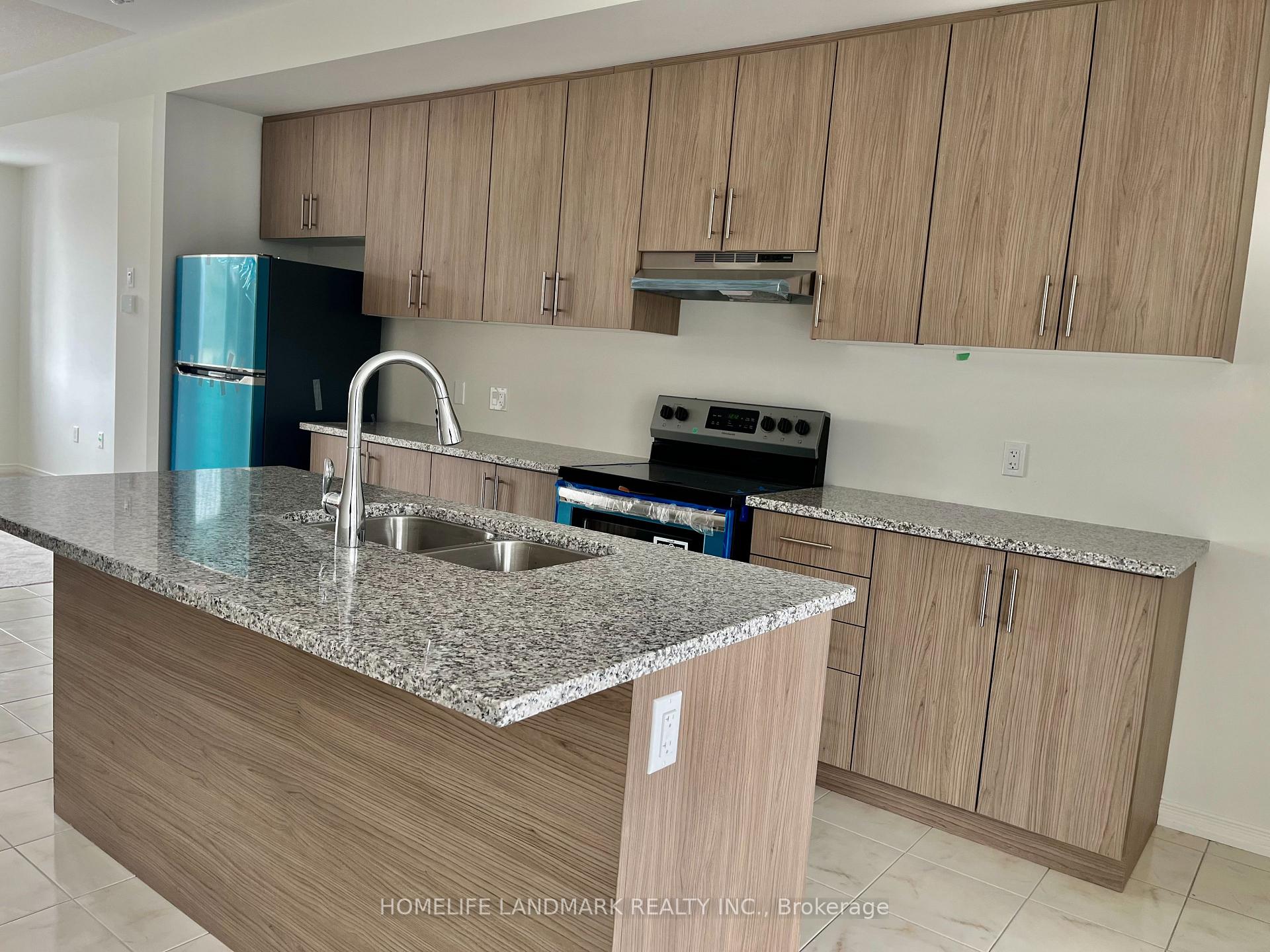 Photo 4 of 1420 Coral Springs Path, Oshawa, Taunton — HOMEH