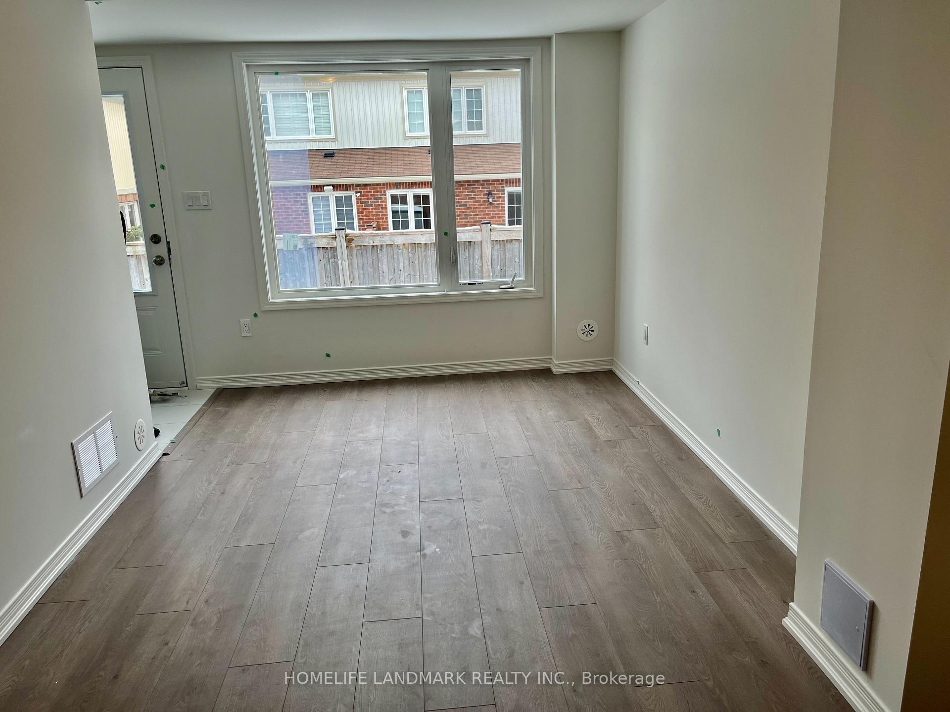 Photo 6 of 1420 Coral Springs Path, Oshawa, Taunton — HOMEH
