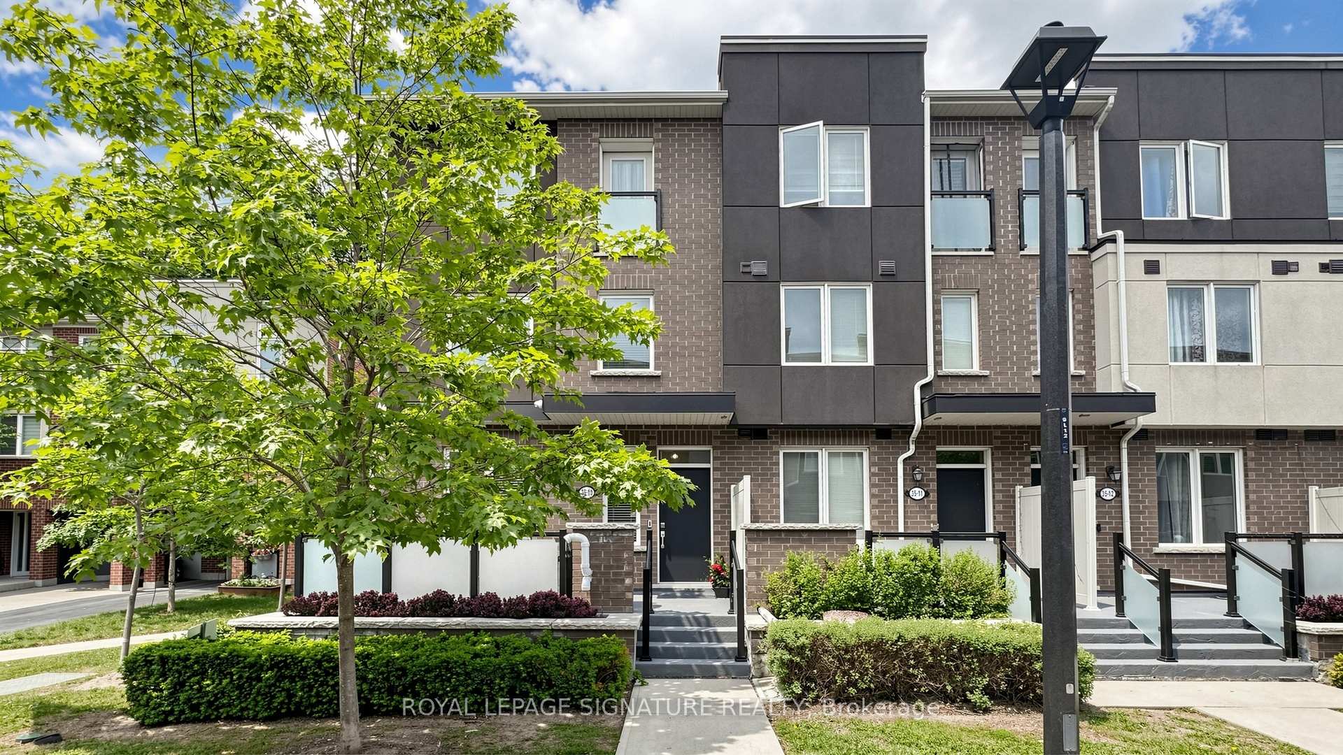 Photo 3 of Unit 10, 35 Heron Park Place, Scarborough, West Hill — HOMEH