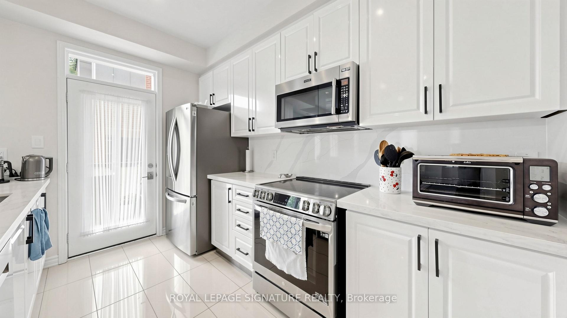 Photo 12 of Unit 10, 35 Heron Park Place, Scarborough, West Hill — HOMEH