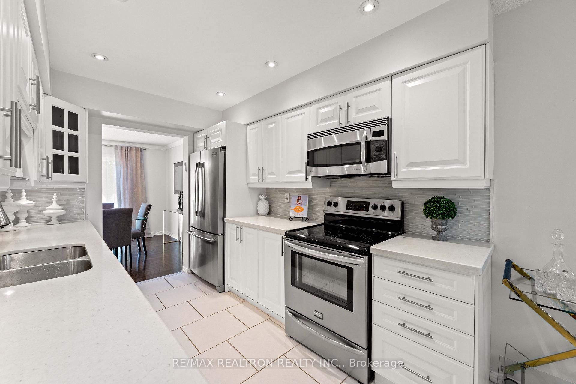 Photo 9 of 143 Spring Gate Boulevard, Vaughan, Crestwood-Springfarm-Yorkhill — HOMEH