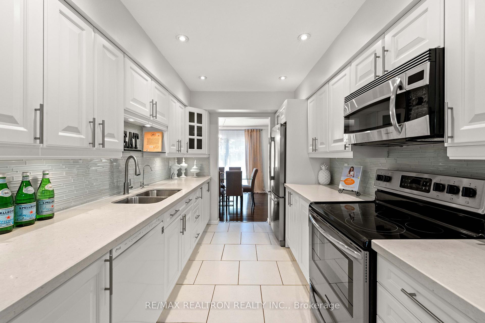 Photo 10 of 143 Spring Gate Boulevard, Vaughan, Crestwood-Springfarm-Yorkhill — HOMEH