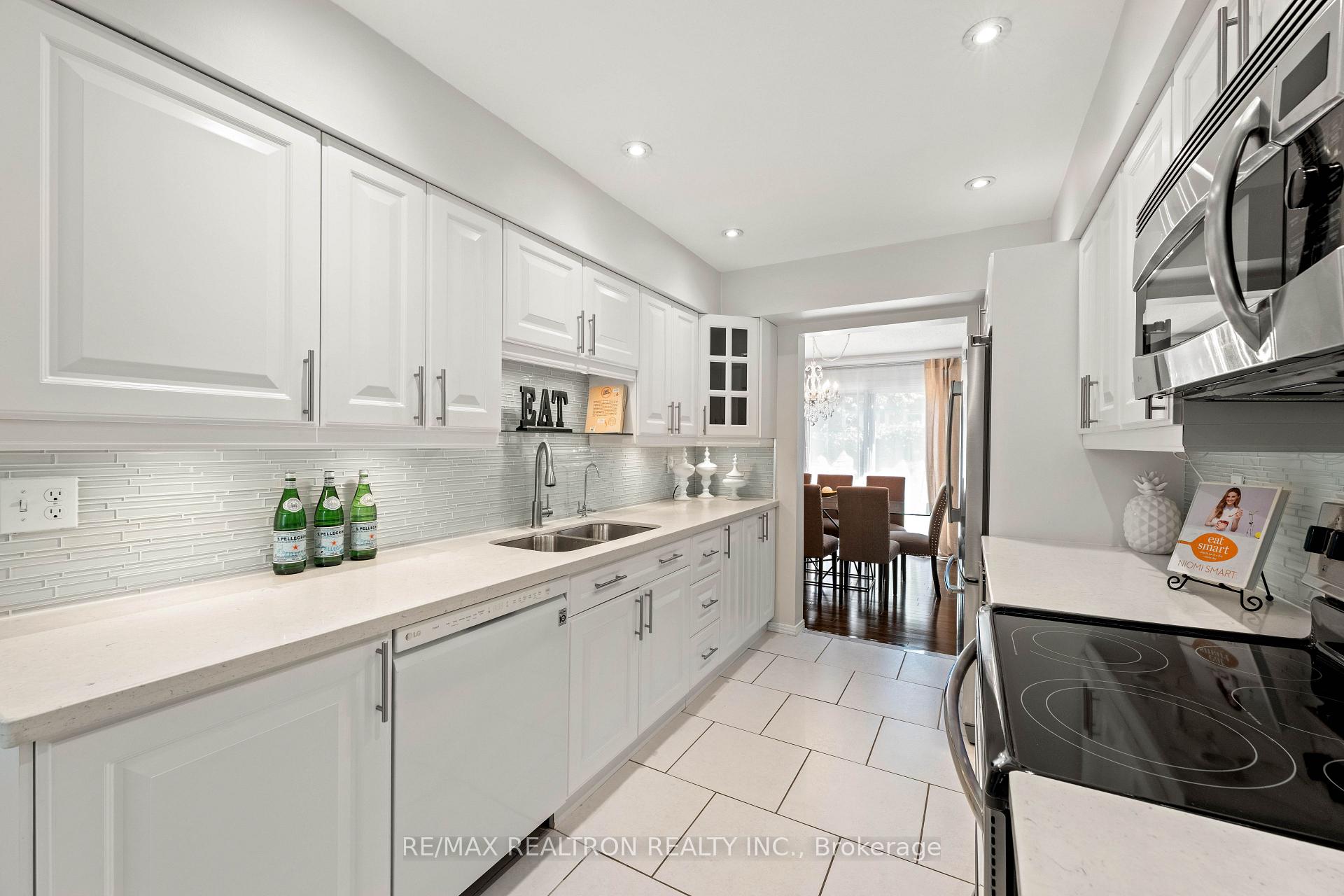 Photo 11 of 143 Spring Gate Boulevard, Vaughan, Crestwood-Springfarm-Yorkhill — HOMEH