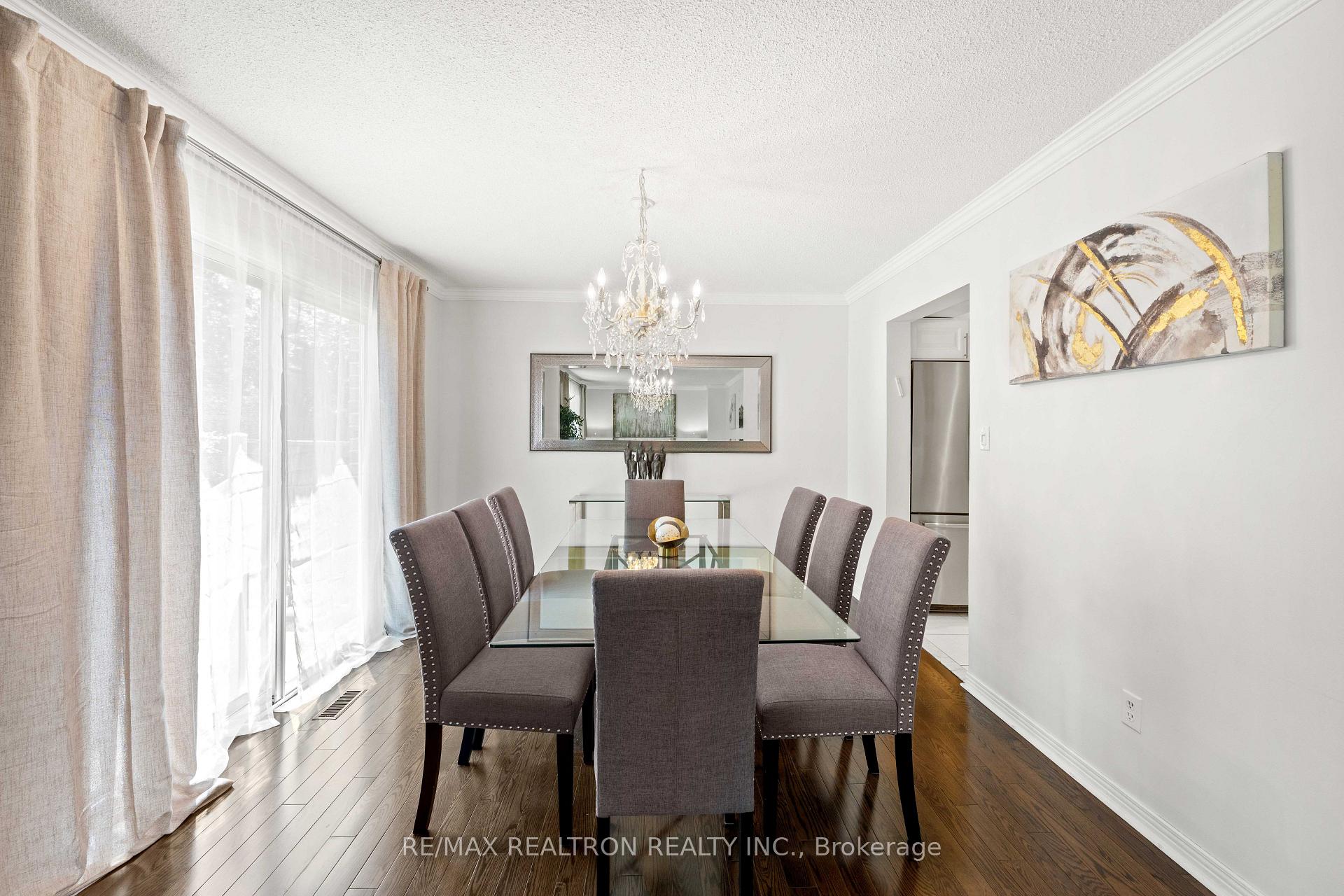 Photo 15 of 143 Spring Gate Boulevard, Vaughan, Crestwood-Springfarm-Yorkhill — HOMEH