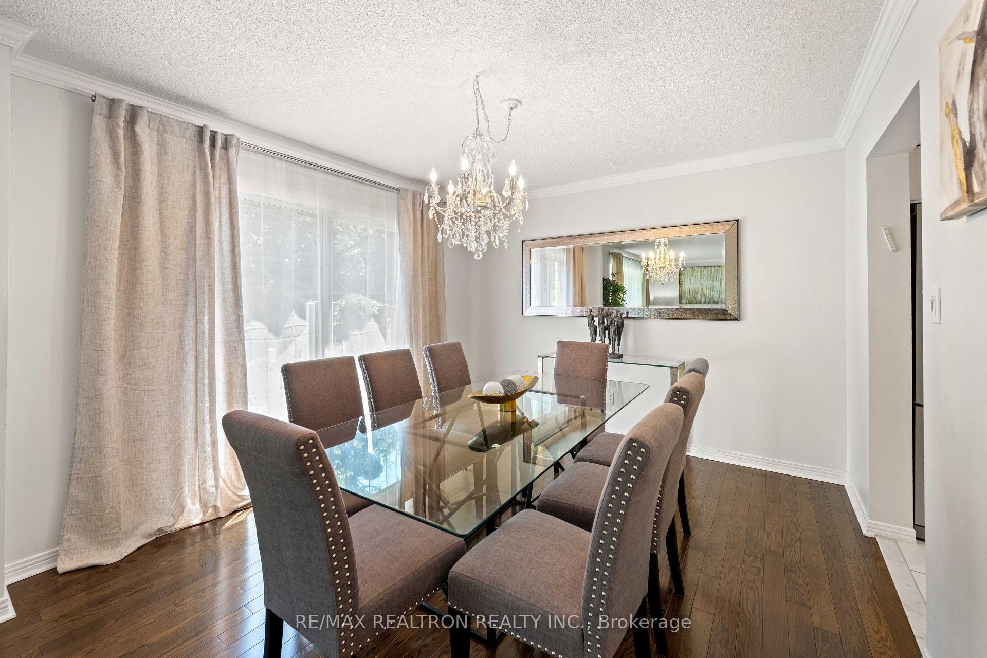 Photo 16 of 143 Spring Gate Boulevard, Vaughan, Crestwood-Springfarm-Yorkhill — HOMEH