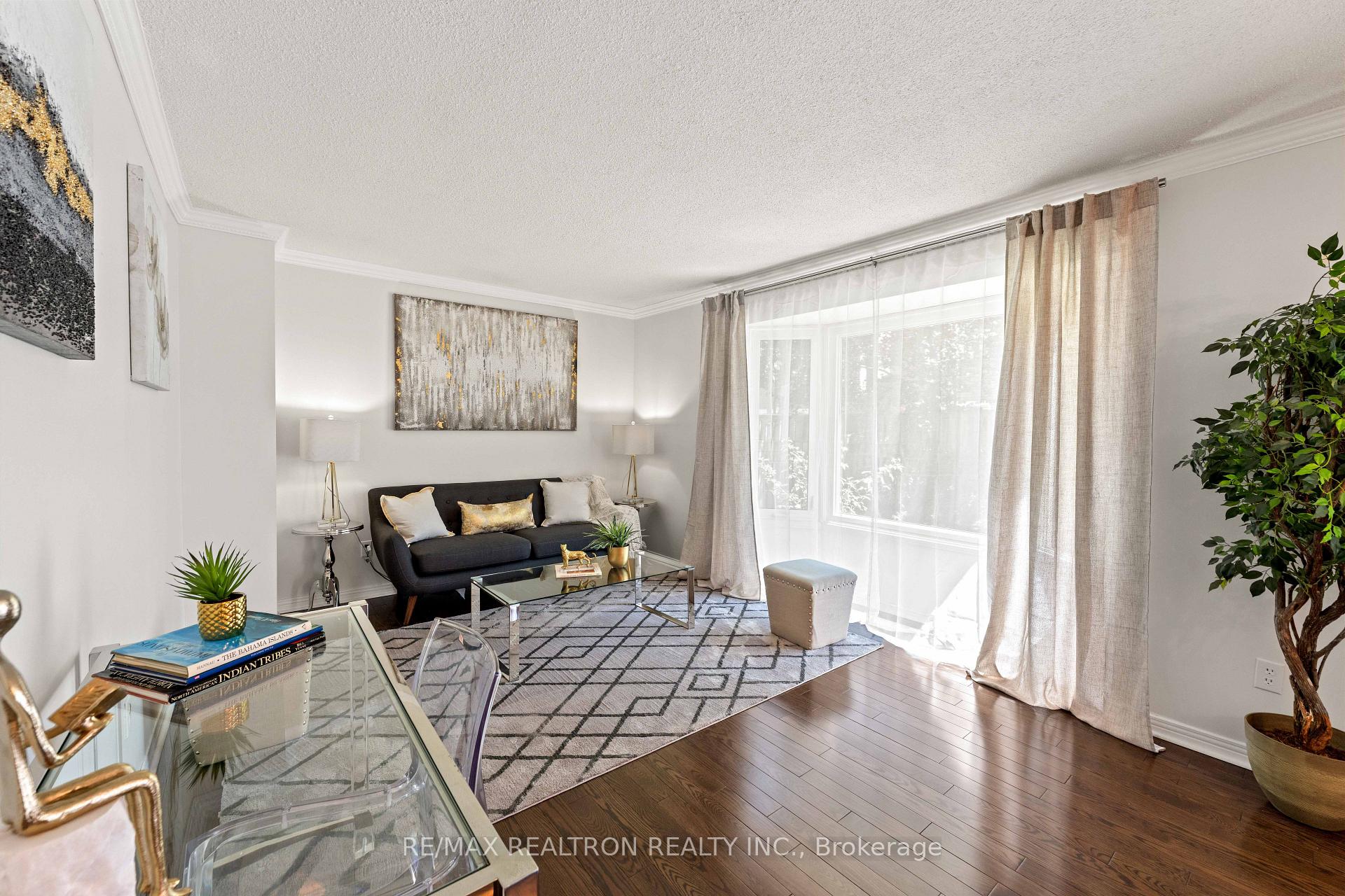 Photo 17 of 143 Spring Gate Boulevard, Vaughan, Crestwood-Springfarm-Yorkhill — HOMEH