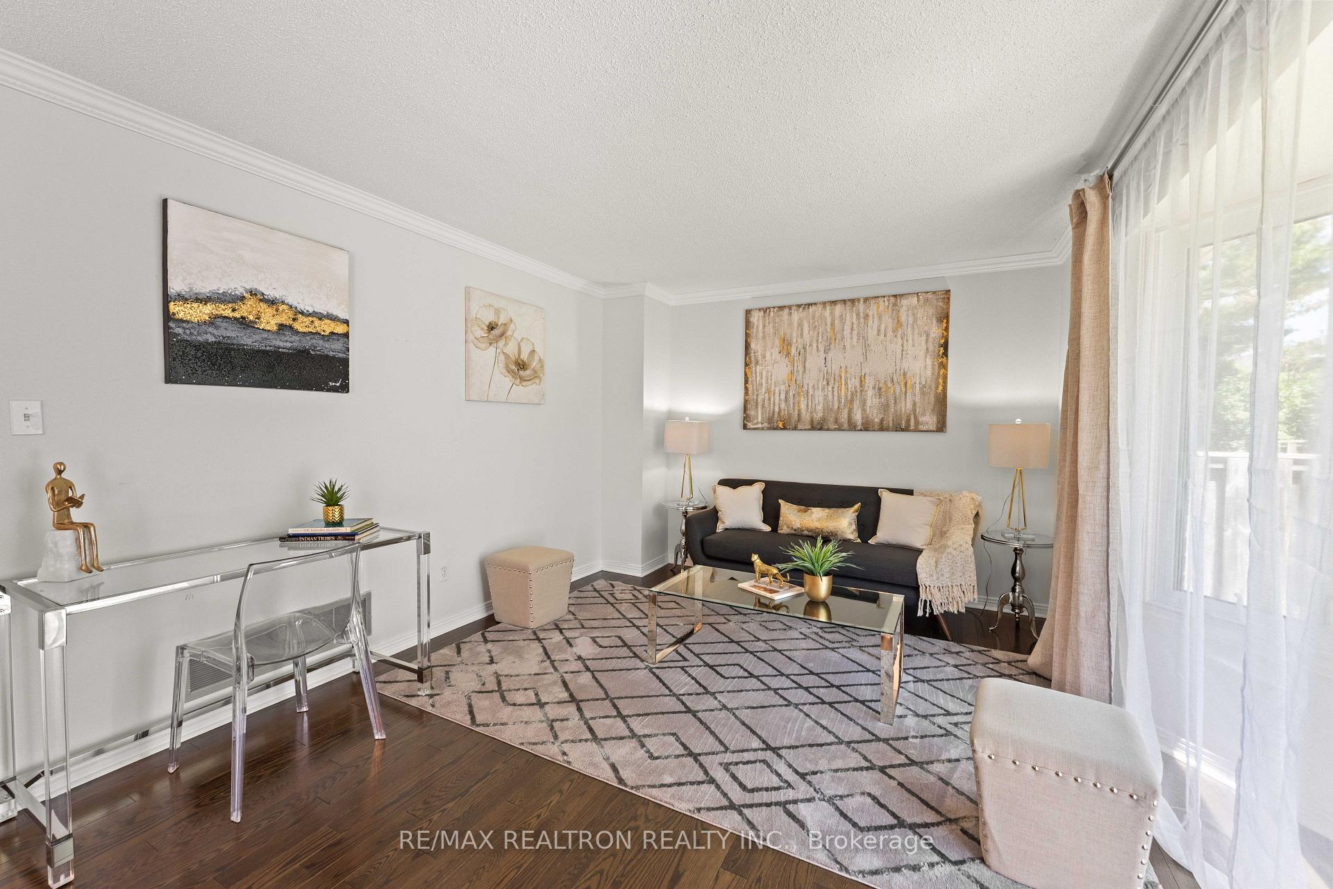Photo 19 of 143 Spring Gate Boulevard, Vaughan, Crestwood-Springfarm-Yorkhill — HOMEH