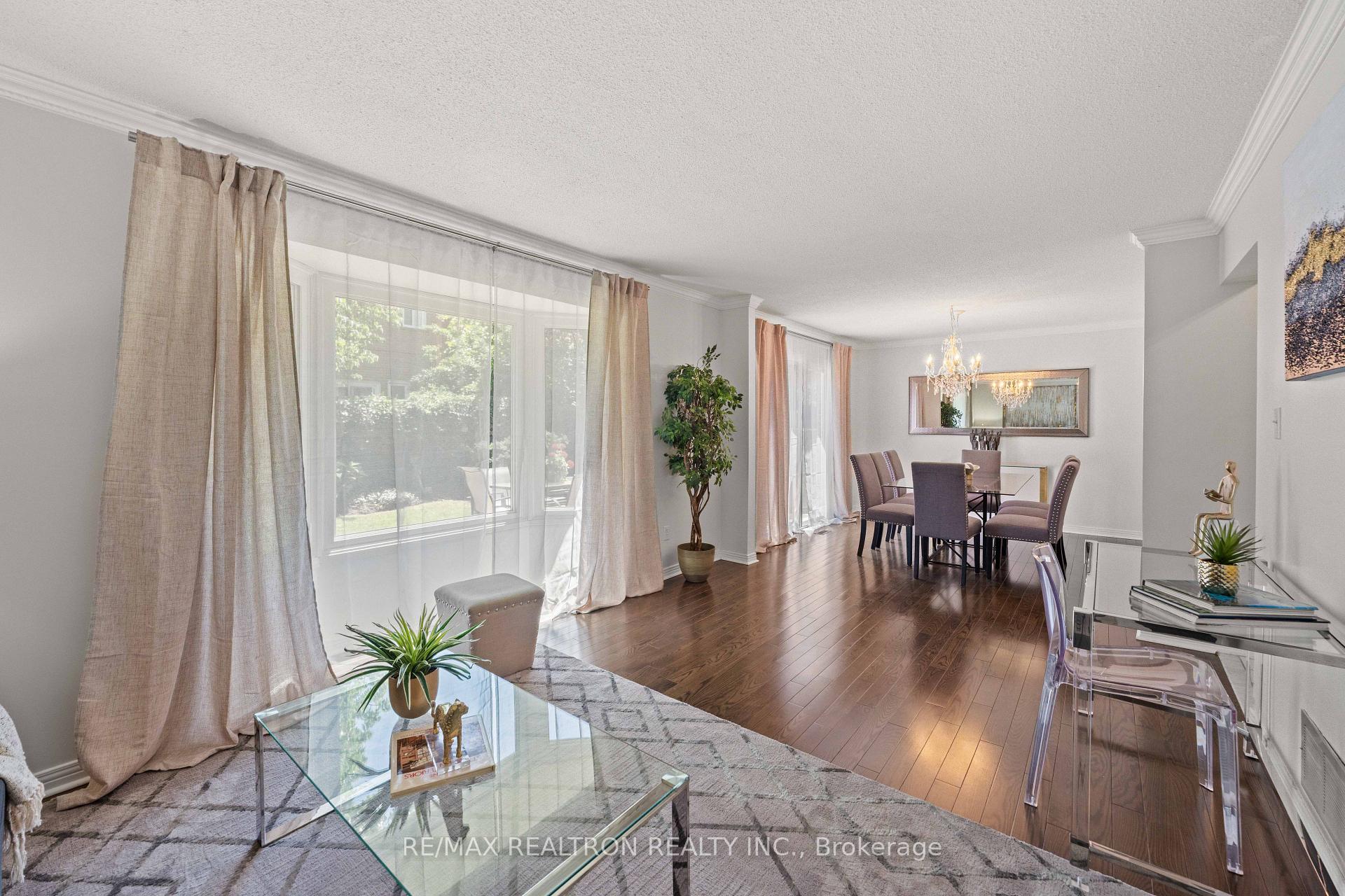 Photo 20 of 143 Spring Gate Boulevard, Vaughan, Crestwood-Springfarm-Yorkhill — HOMEH