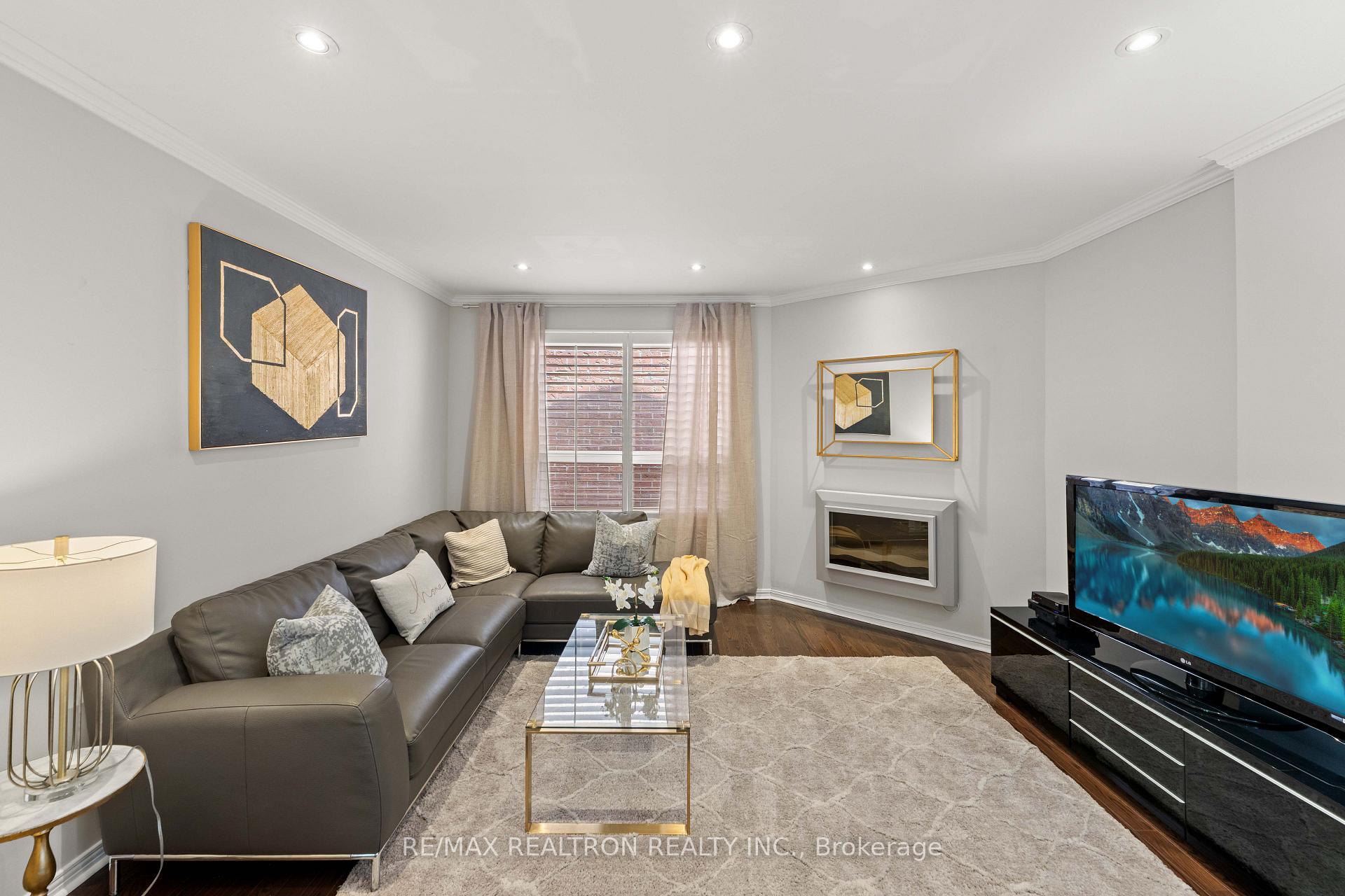 Photo 22 of 143 Spring Gate Boulevard, Vaughan, Crestwood-Springfarm-Yorkhill — HOMEH
