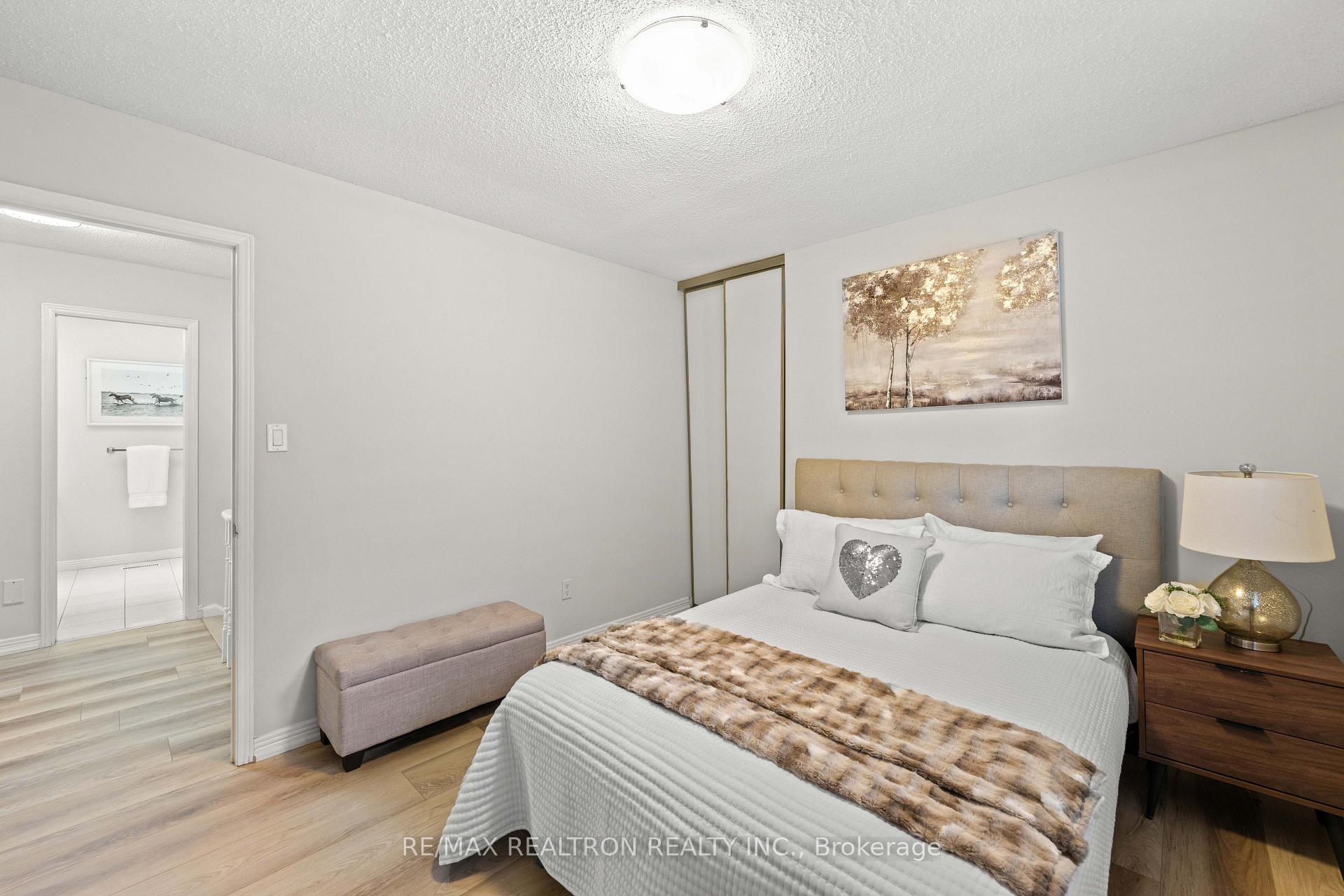 Photo 33 of 143 Spring Gate Boulevard, Vaughan, Crestwood-Springfarm-Yorkhill — HOMEH