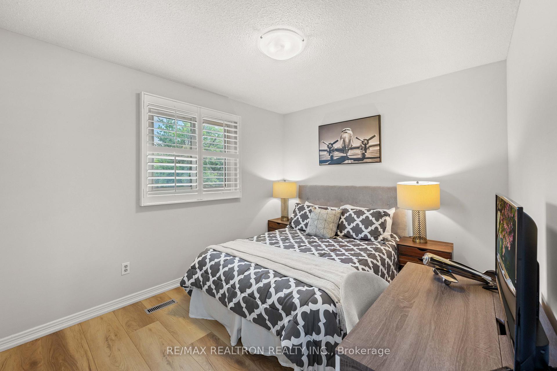 Photo 36 of 143 Spring Gate Boulevard, Vaughan, Crestwood-Springfarm-Yorkhill — HOMEH