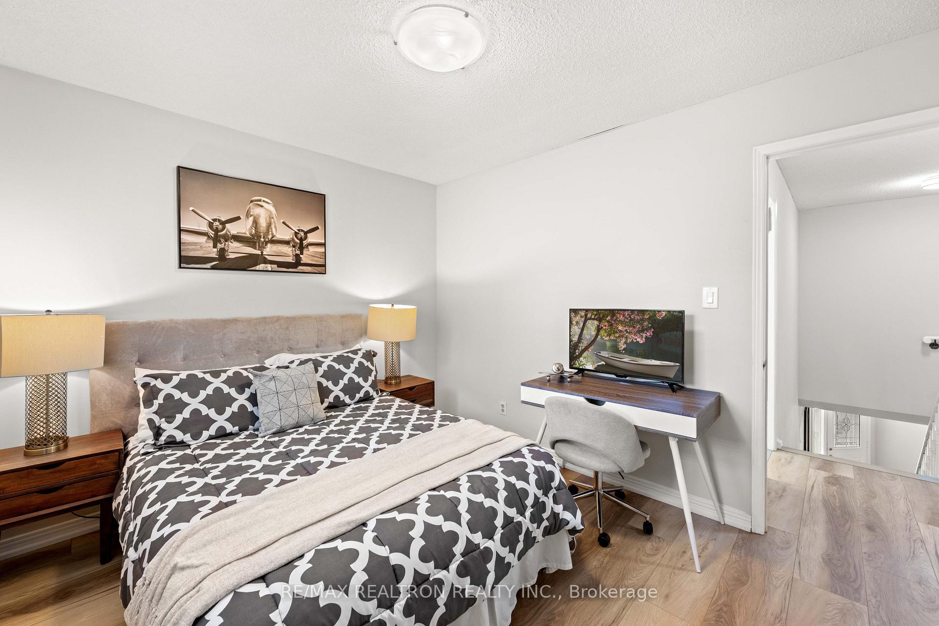 Photo 37 of 143 Spring Gate Boulevard, Vaughan, Crestwood-Springfarm-Yorkhill — HOMEH