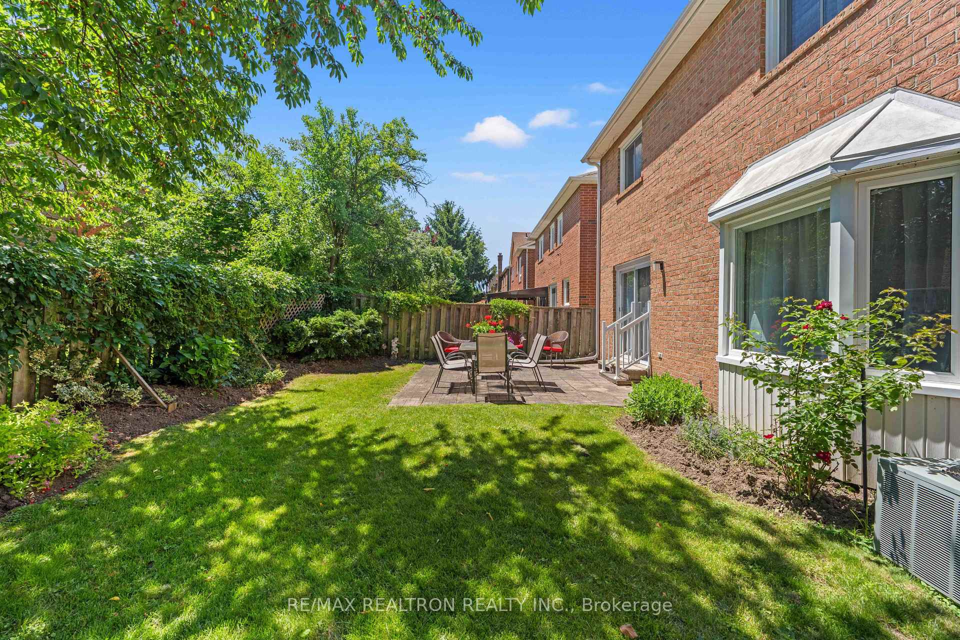 Photo 46 of 143 Spring Gate Boulevard, Vaughan, Crestwood-Springfarm-Yorkhill — HOMEH