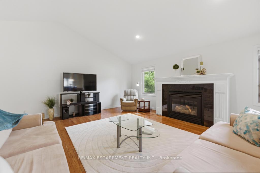 Photo 8 of 80 Lister Avenue, Hamilton, Allison — HOMEH