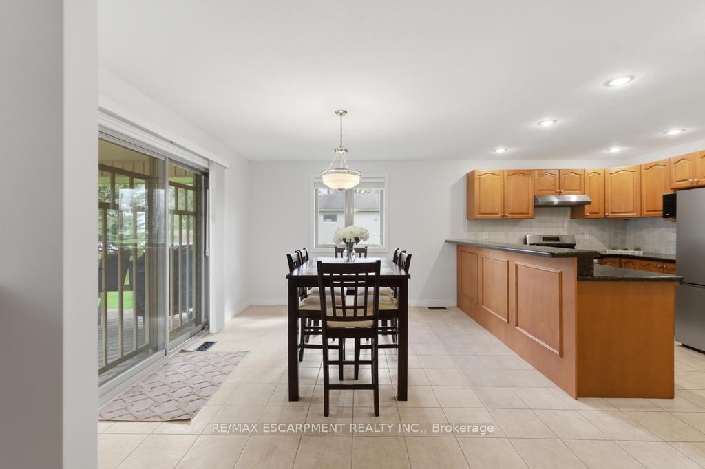 Photo 9 of 80 Lister Avenue, Hamilton, Allison — HOMEH