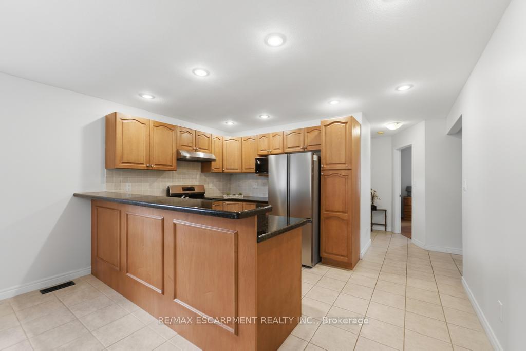 Photo 10 of 80 Lister Avenue, Hamilton, Allison — HOMEH